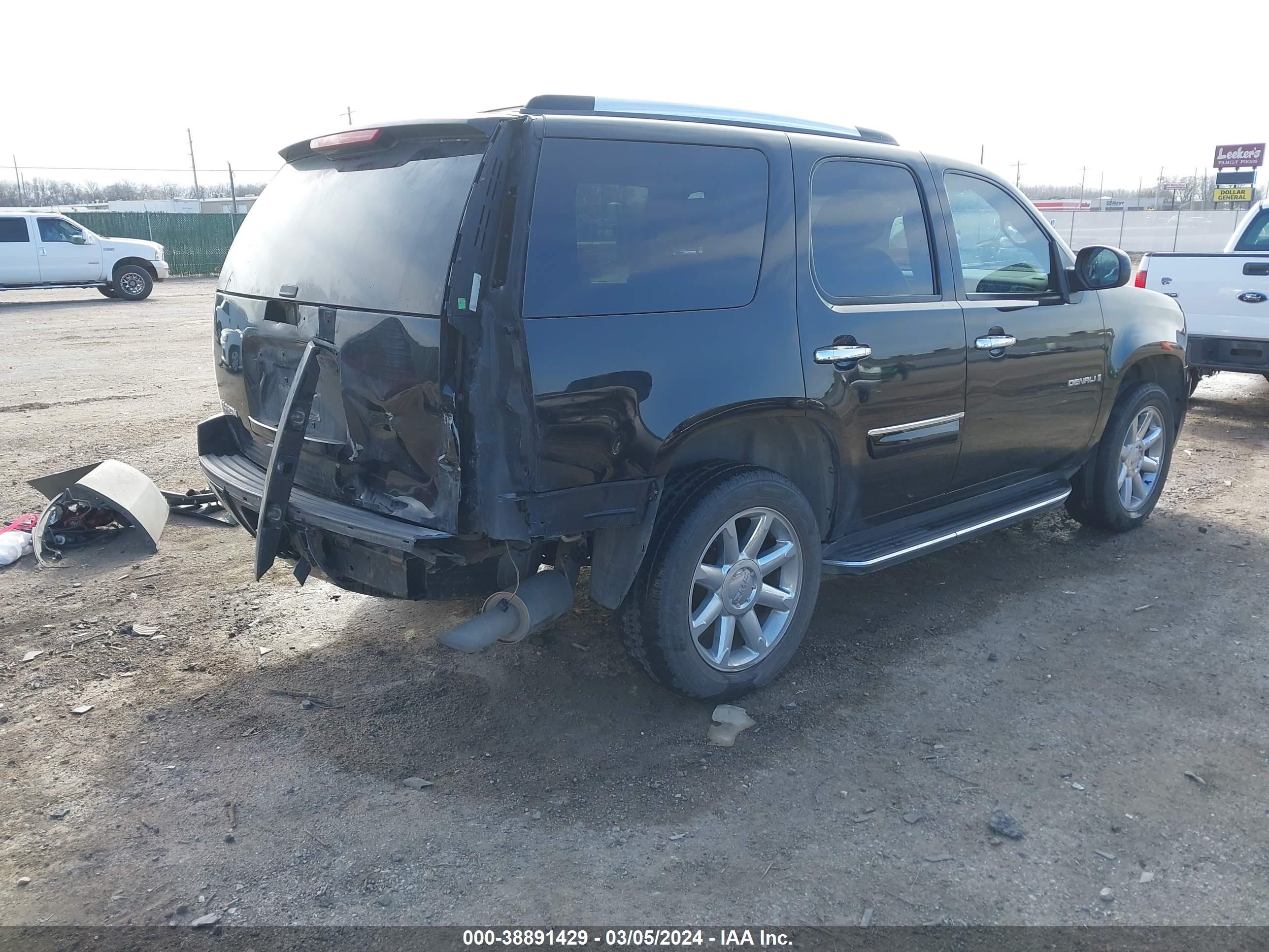 Photo 3 VIN: 1GKFK63867J255267 - GMC YUKON 