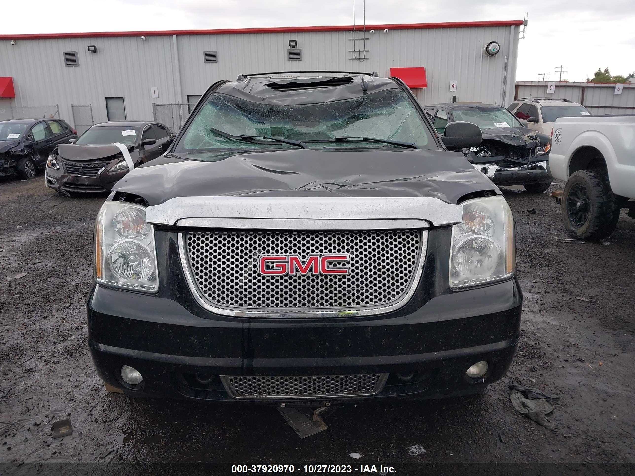 Photo 10 VIN: 1GKFK63867J270321 - GMC YUKON 