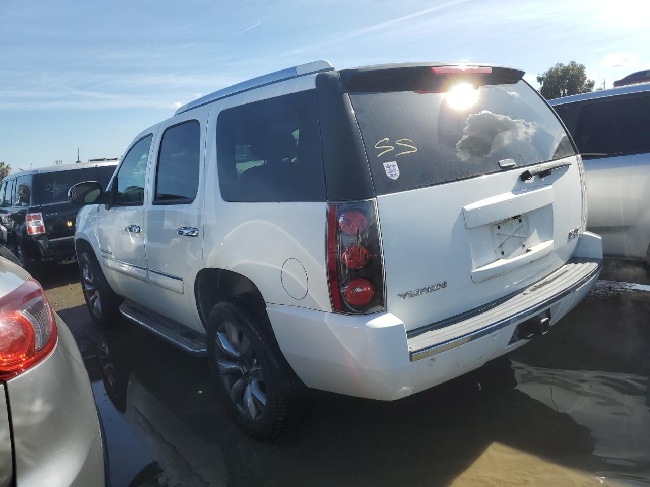 Photo 1 VIN: 1GKFK63867J398462 - GMC YUKON 