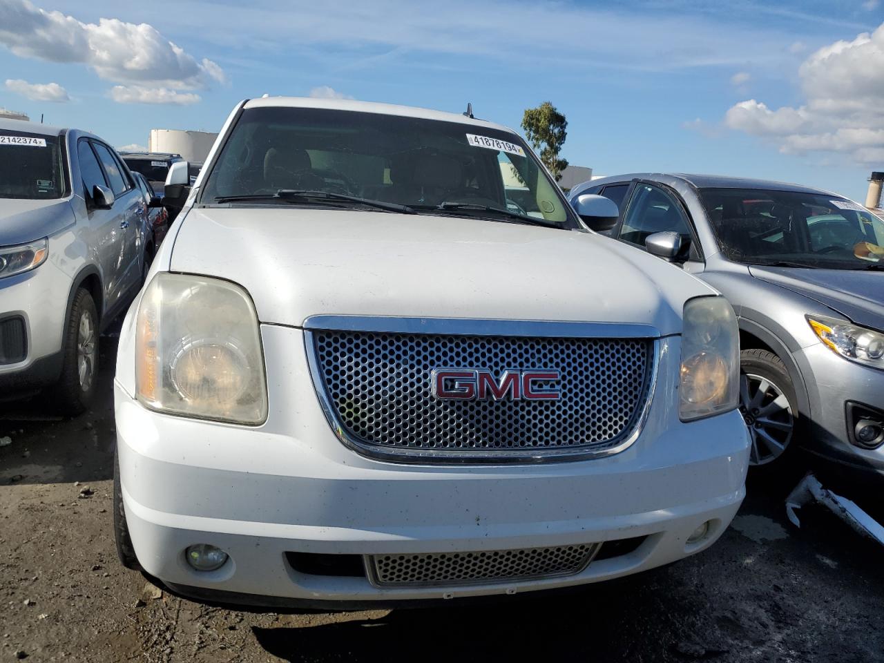 Photo 4 VIN: 1GKFK63867J398462 - GMC YUKON 