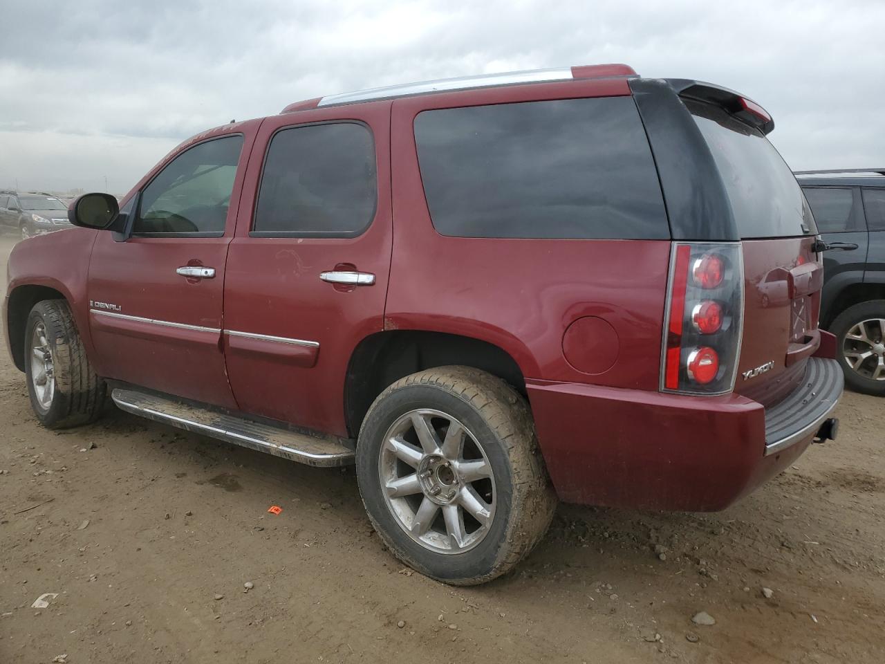 Photo 1 VIN: 1GKFK63878J127377 - GMC YUKON 