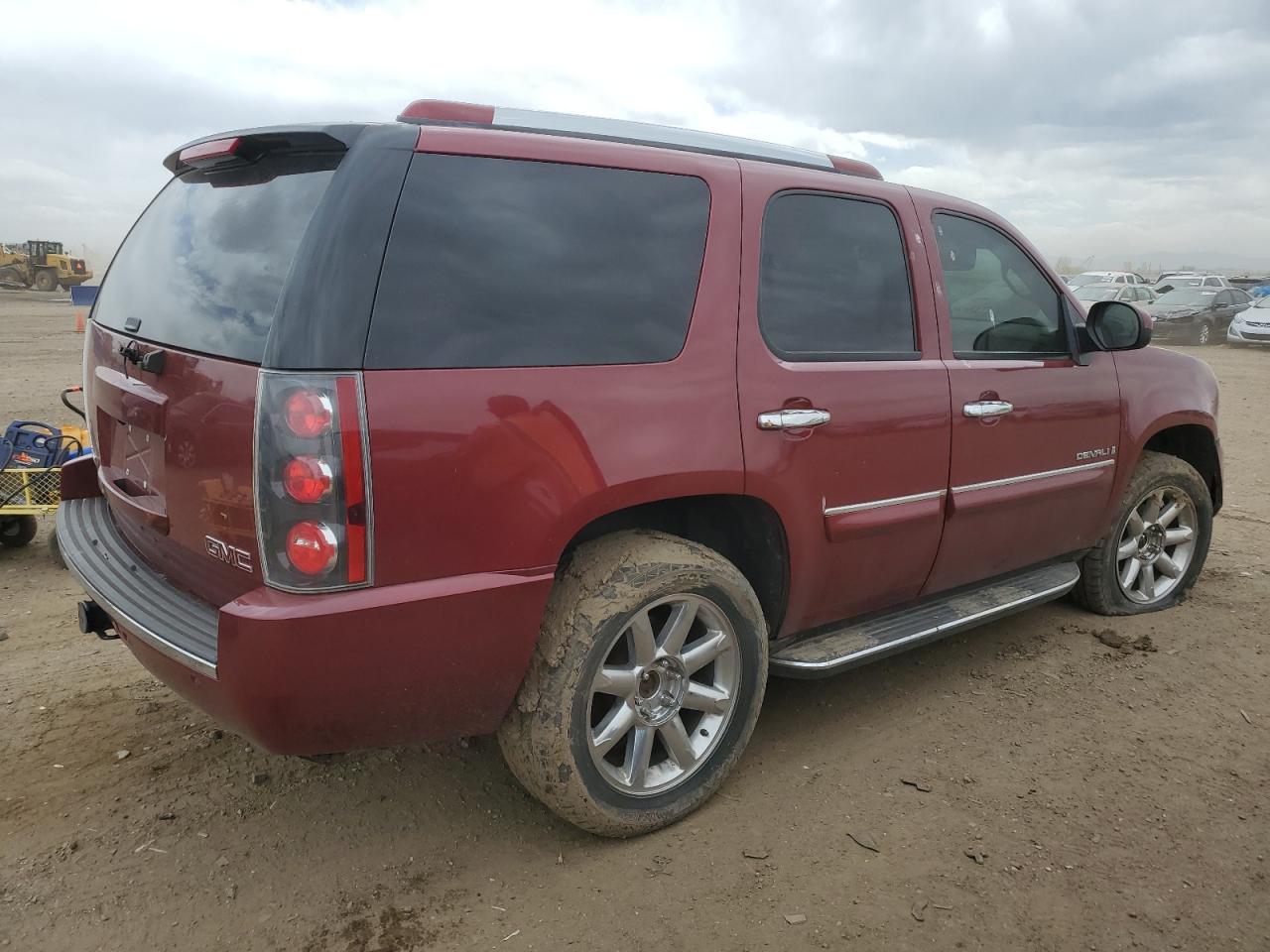 Photo 2 VIN: 1GKFK63878J127377 - GMC YUKON 