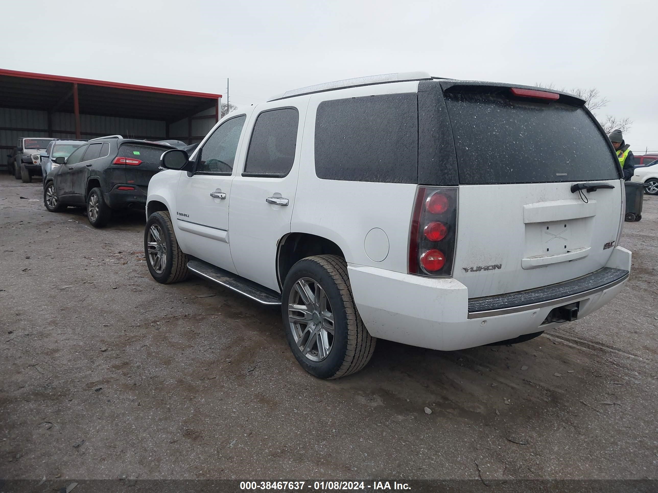 Photo 2 VIN: 1GKFK63897J169533 - GMC YUKON 