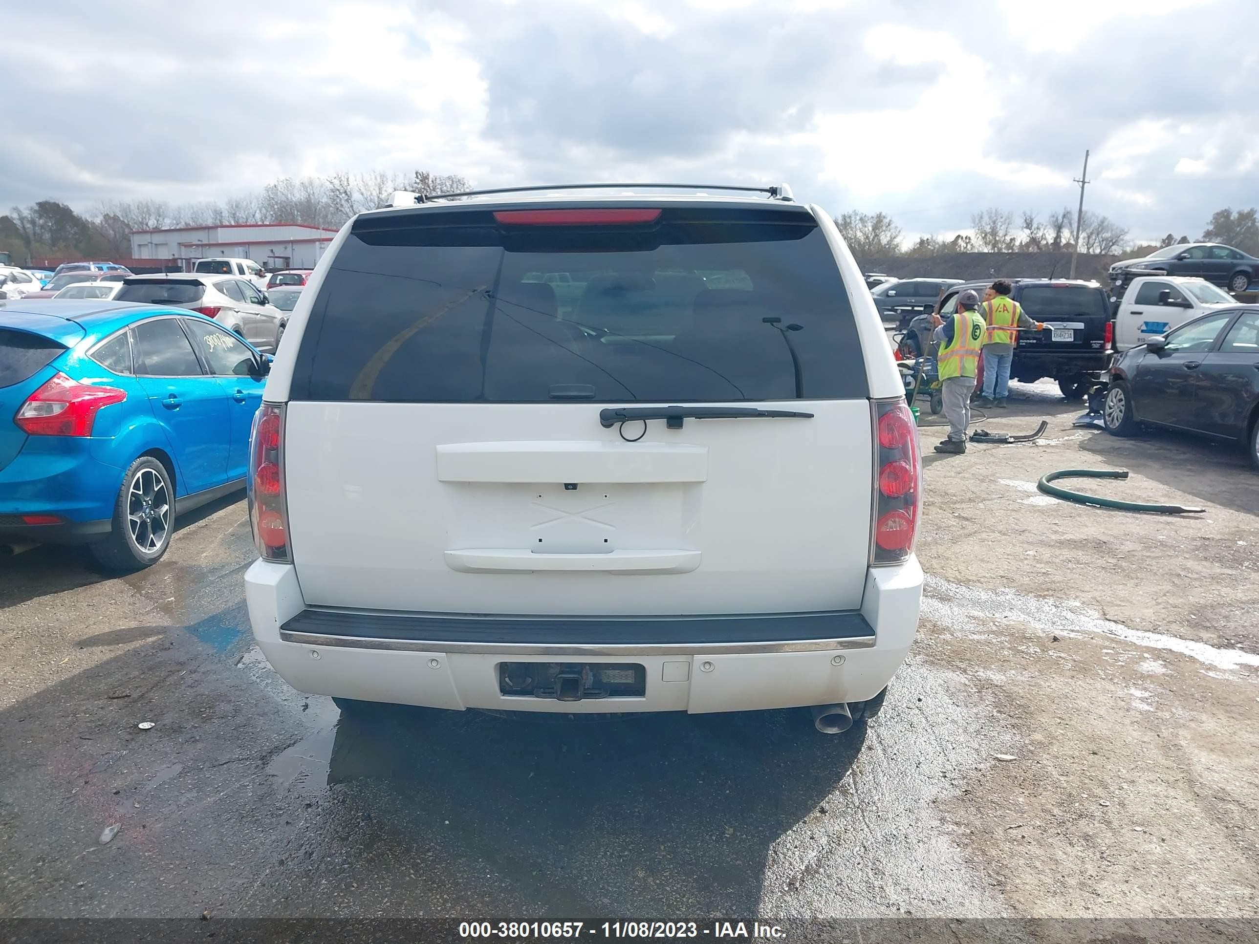 Photo 15 VIN: 1GKFK63897J382708 - GMC YUKON 