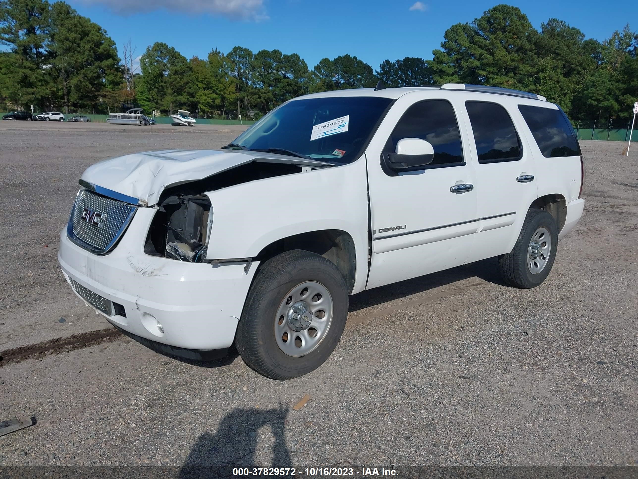 Photo 1 VIN: 1GKFK638X7J244532 - GMC YUKON 