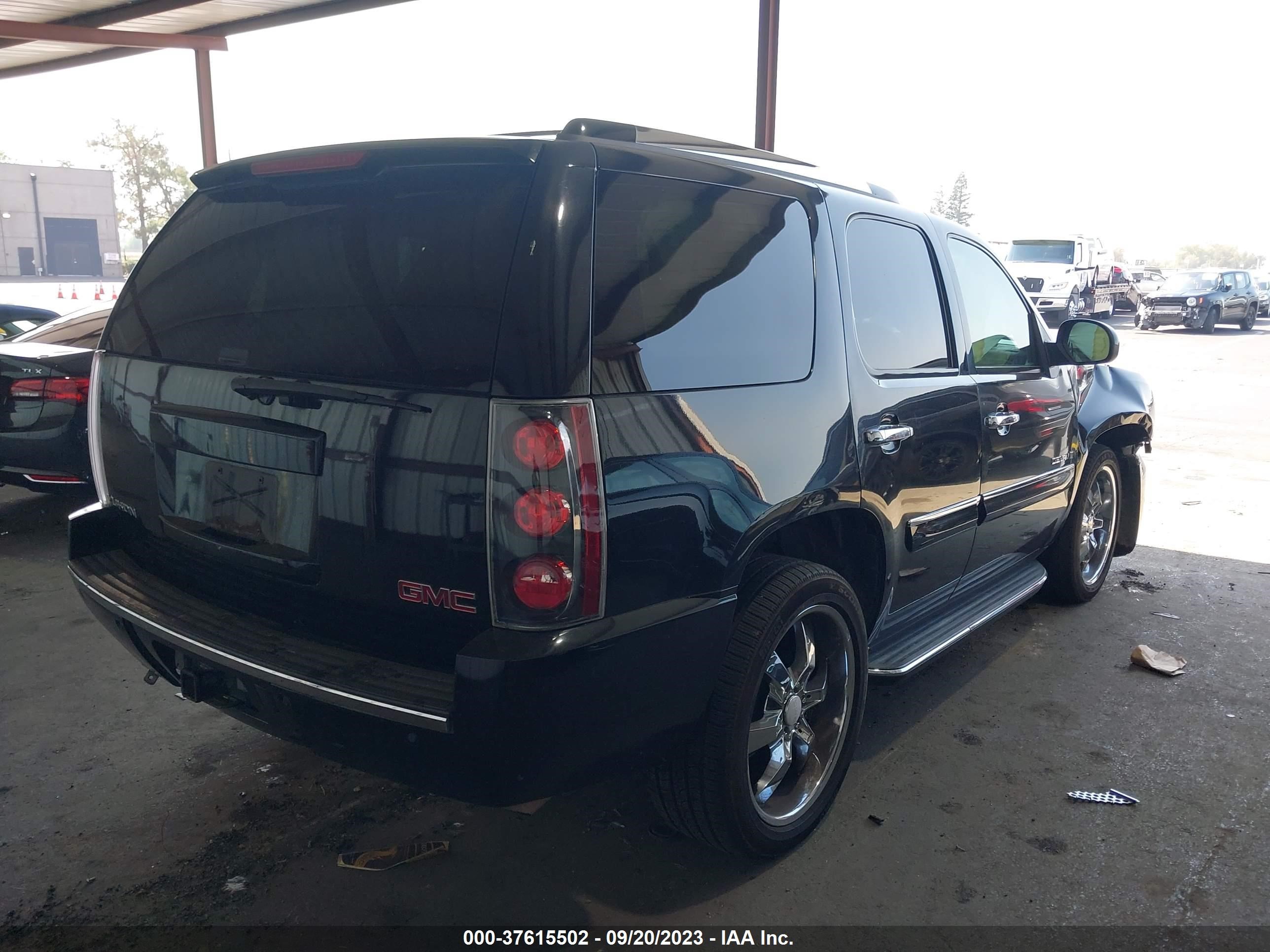 Photo 3 VIN: 1GKFK638X7J255286 - GMC YUKON 