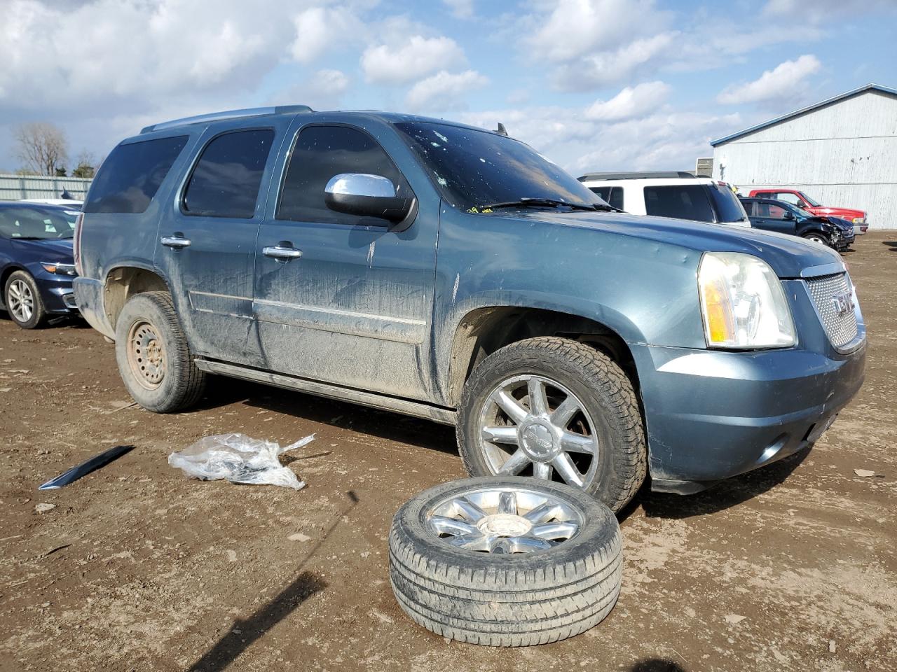 Photo 3 VIN: 1GKFK638X7J265073 - GMC YUKON 