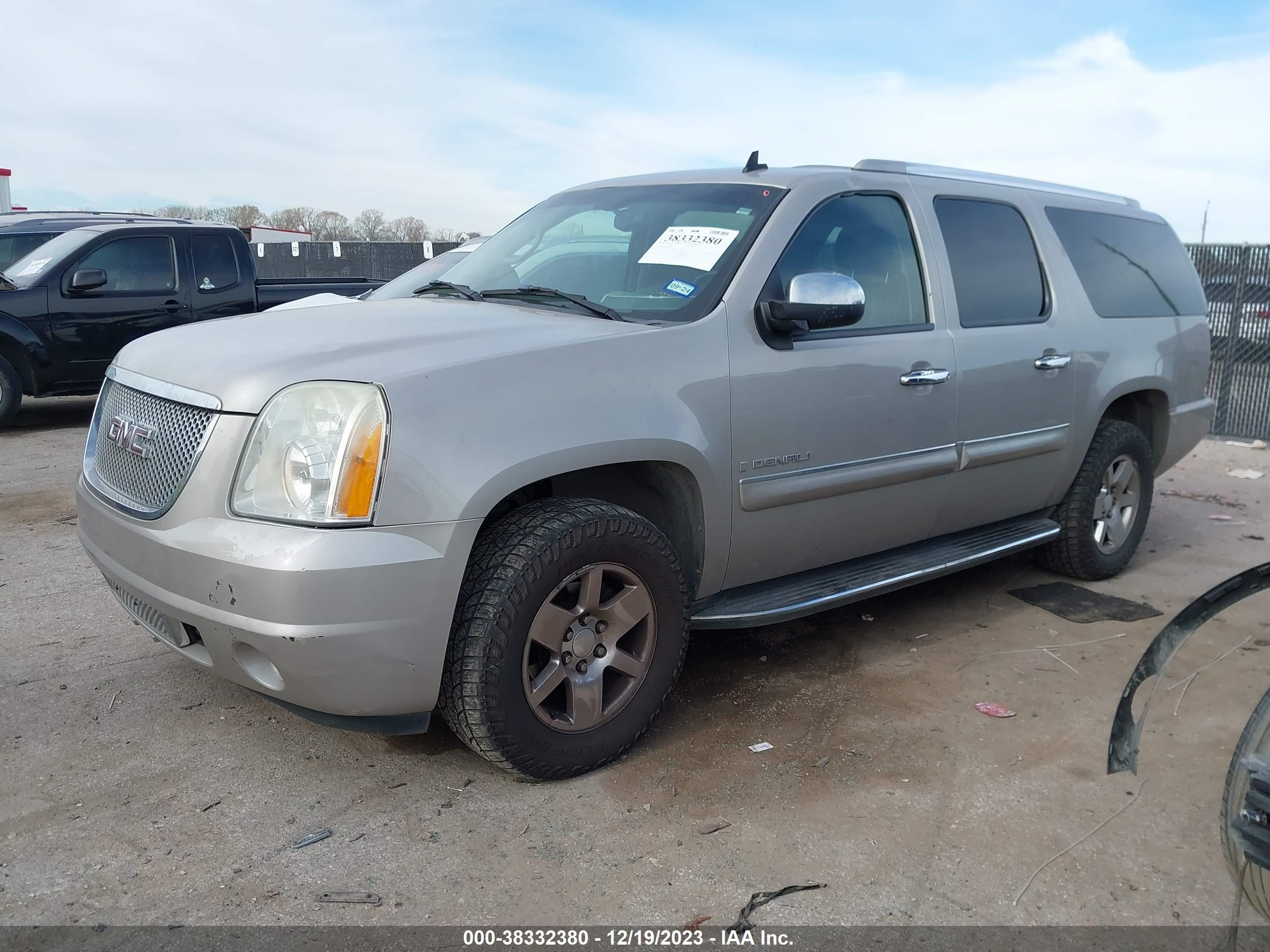 Photo 1 VIN: 1GKFK66807J302322 - GMC YUKON 