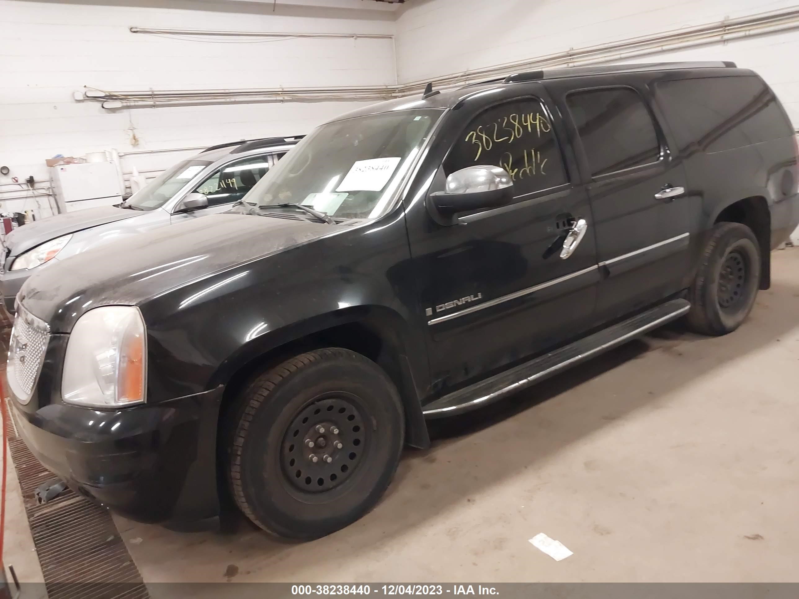 Photo 1 VIN: 1GKFK66818J130996 - GMC YUKON 