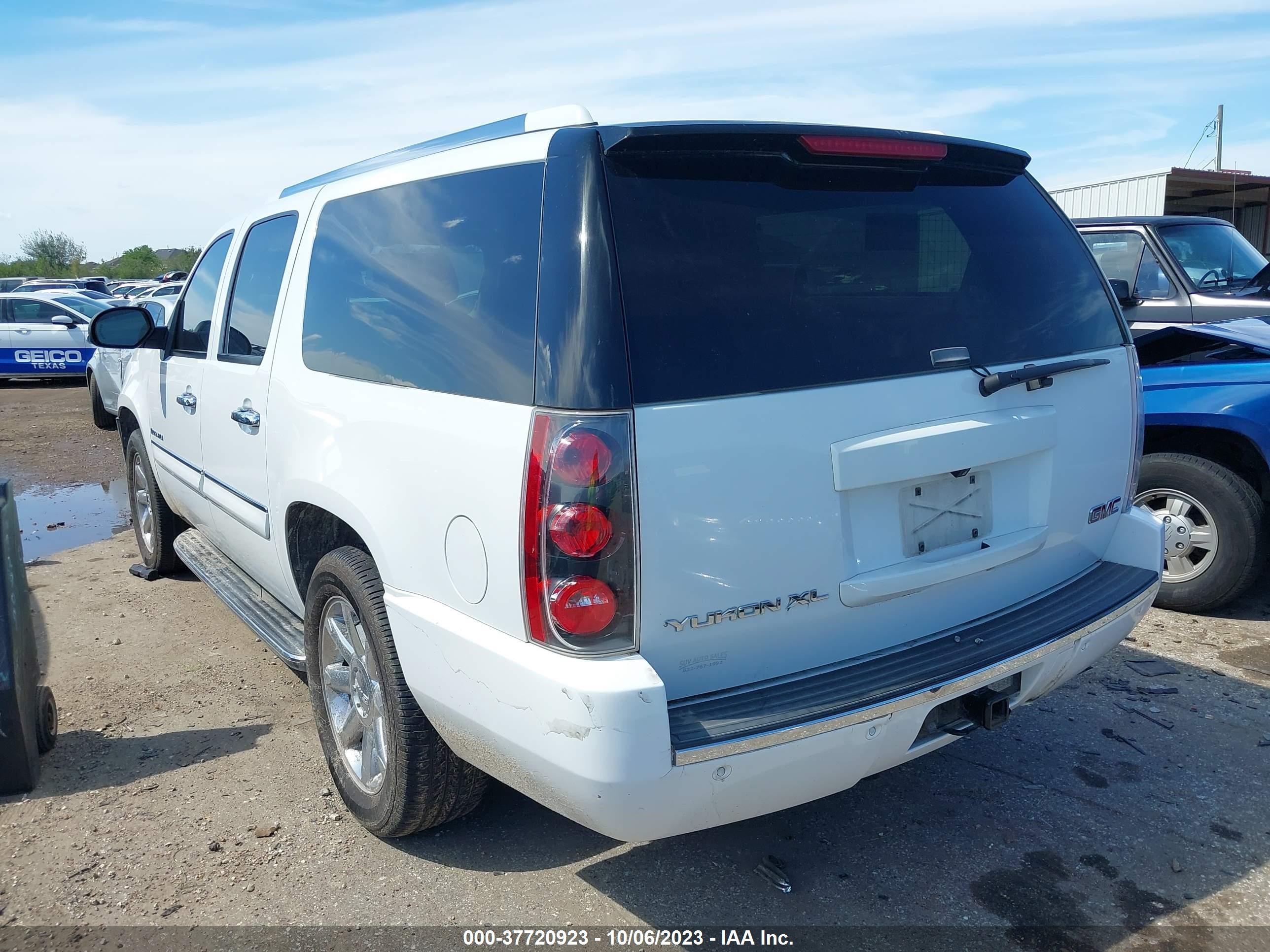 Photo 2 VIN: 1GKFK66818J241225 - GMC YUKON 