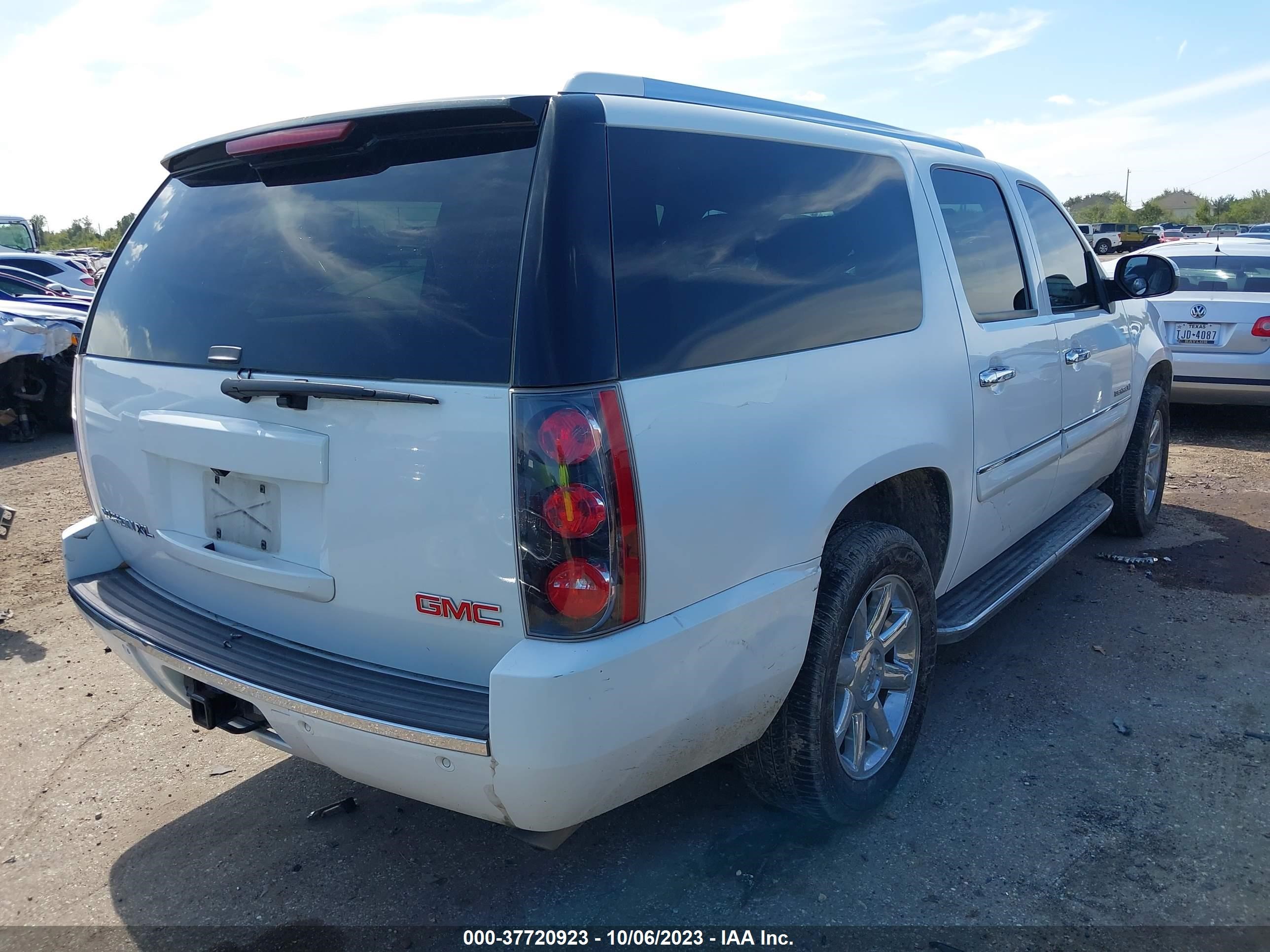 Photo 3 VIN: 1GKFK66818J241225 - GMC YUKON 