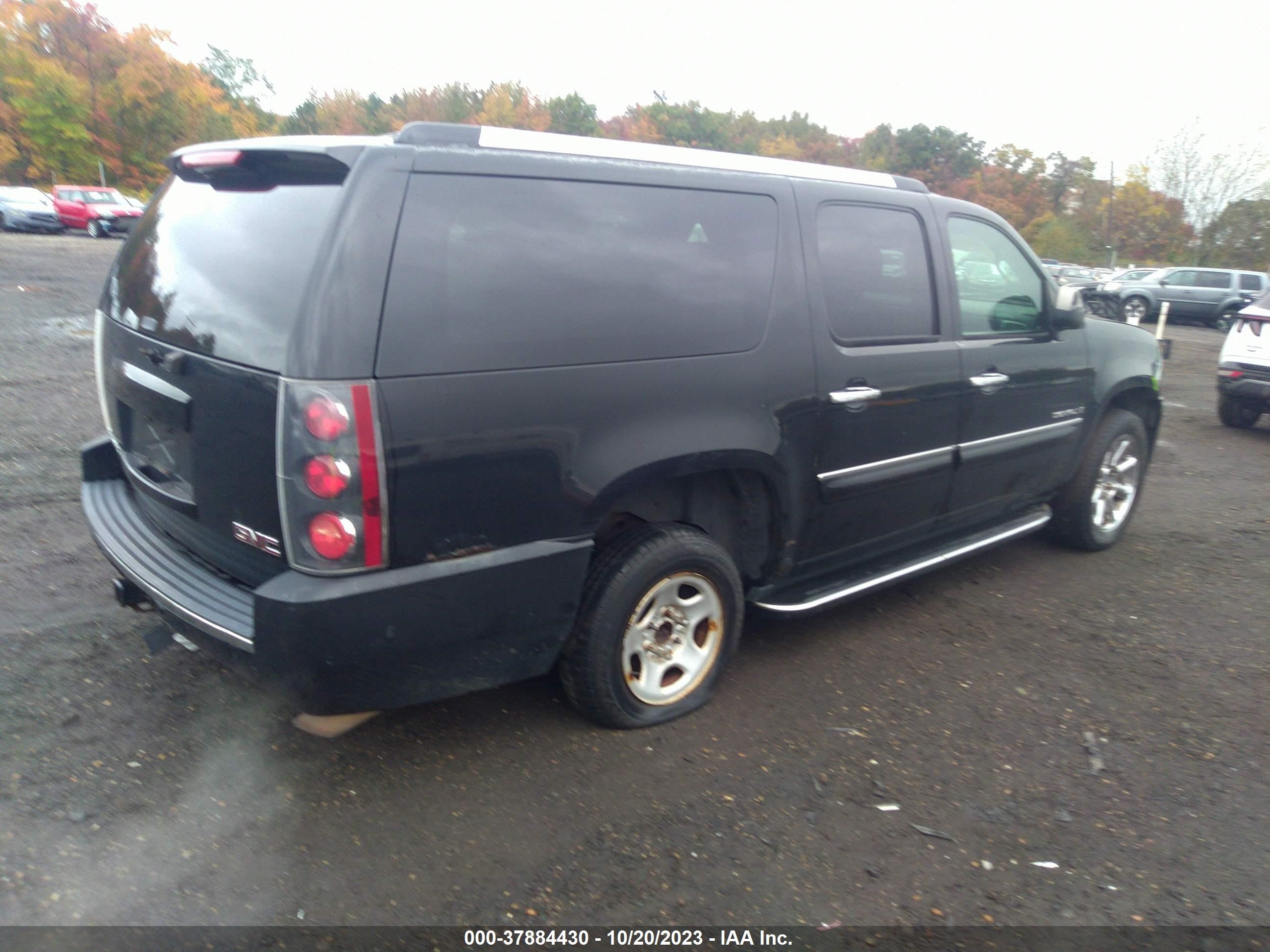 Photo 3 VIN: 1GKFK66827J154965 - GMC YUKON 