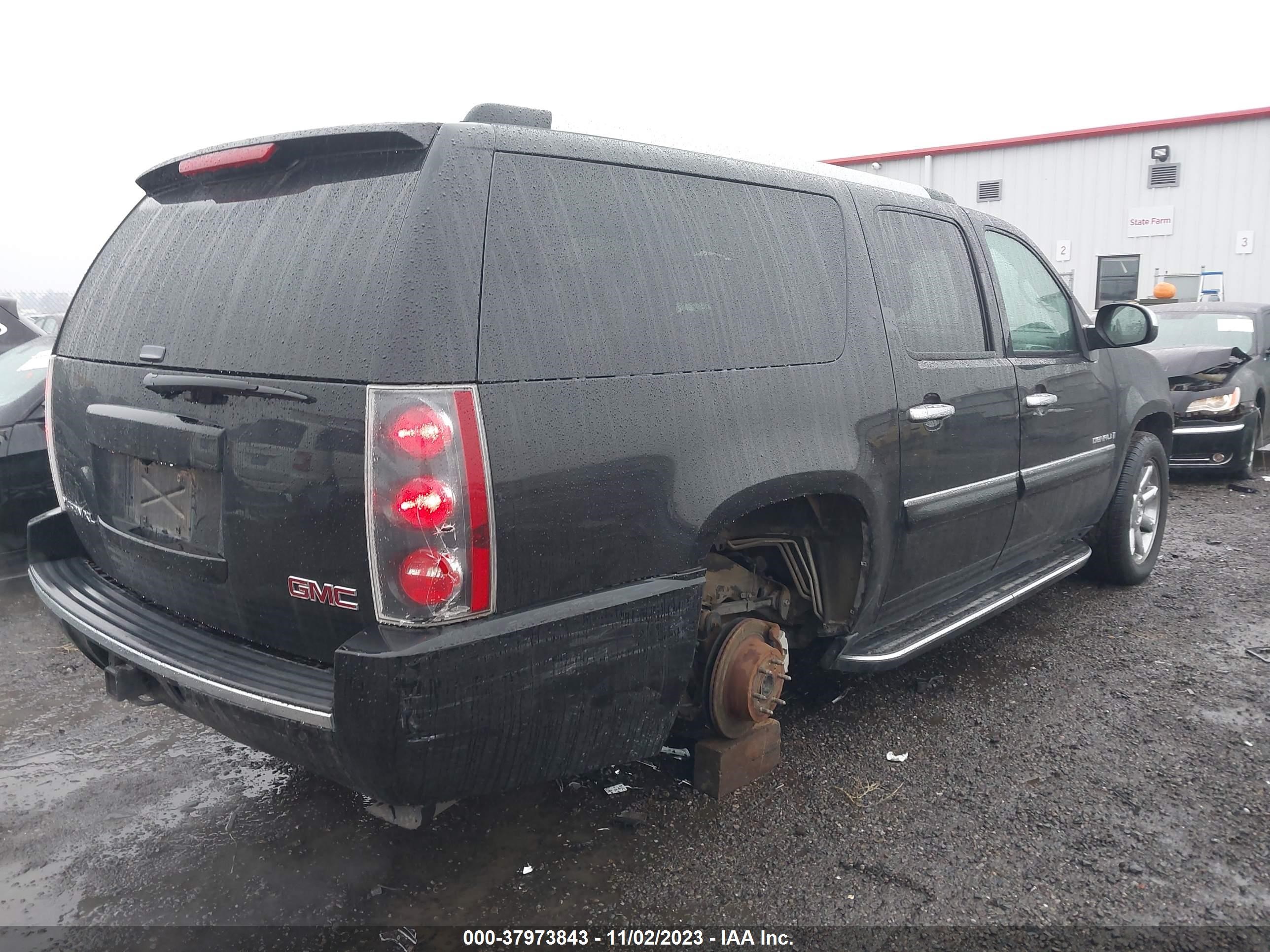 Photo 3 VIN: 1GKFK66827J360819 - GMC YUKON 