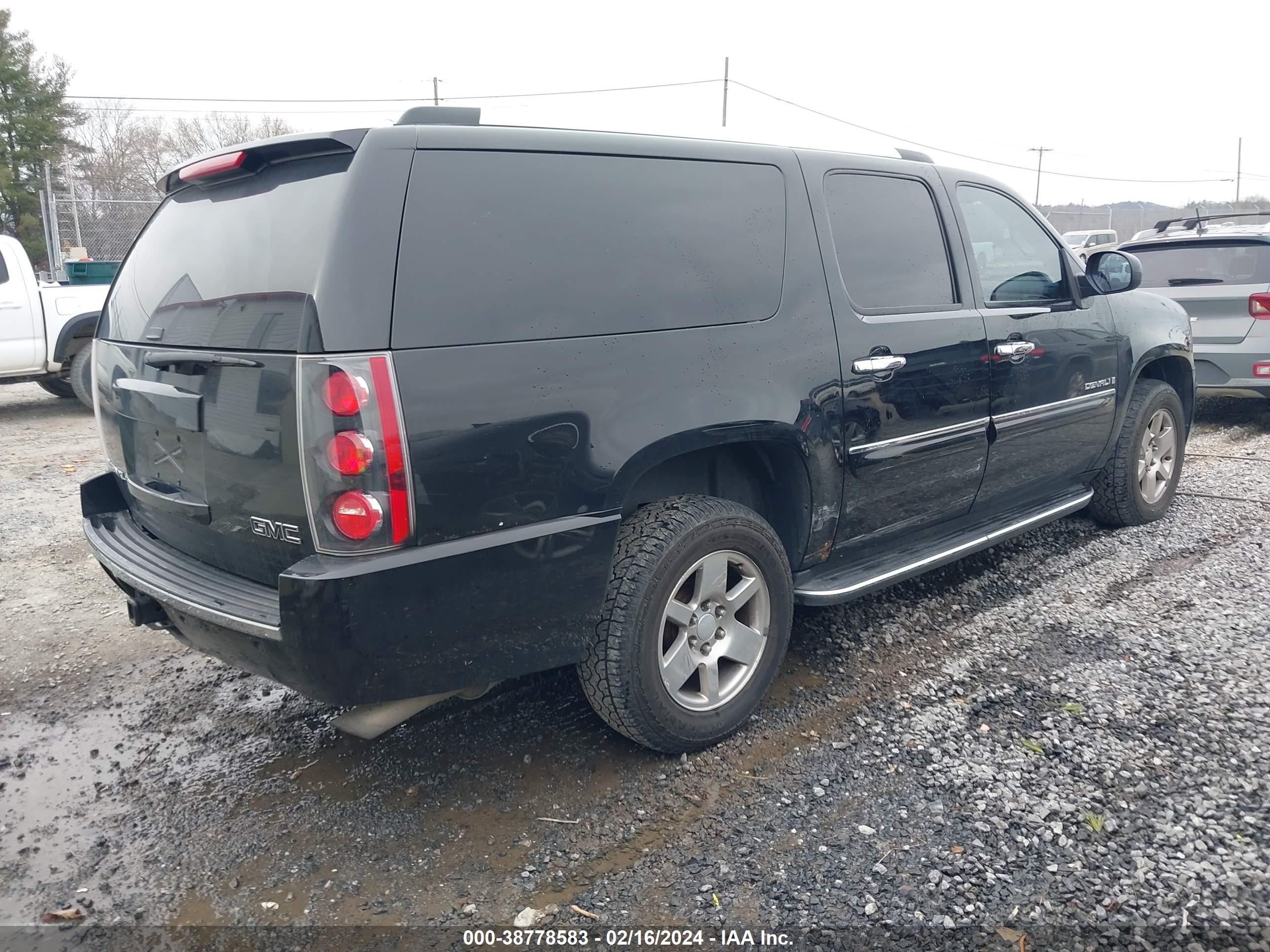 Photo 3 VIN: 1GKFK66828J224224 - GMC NULL 