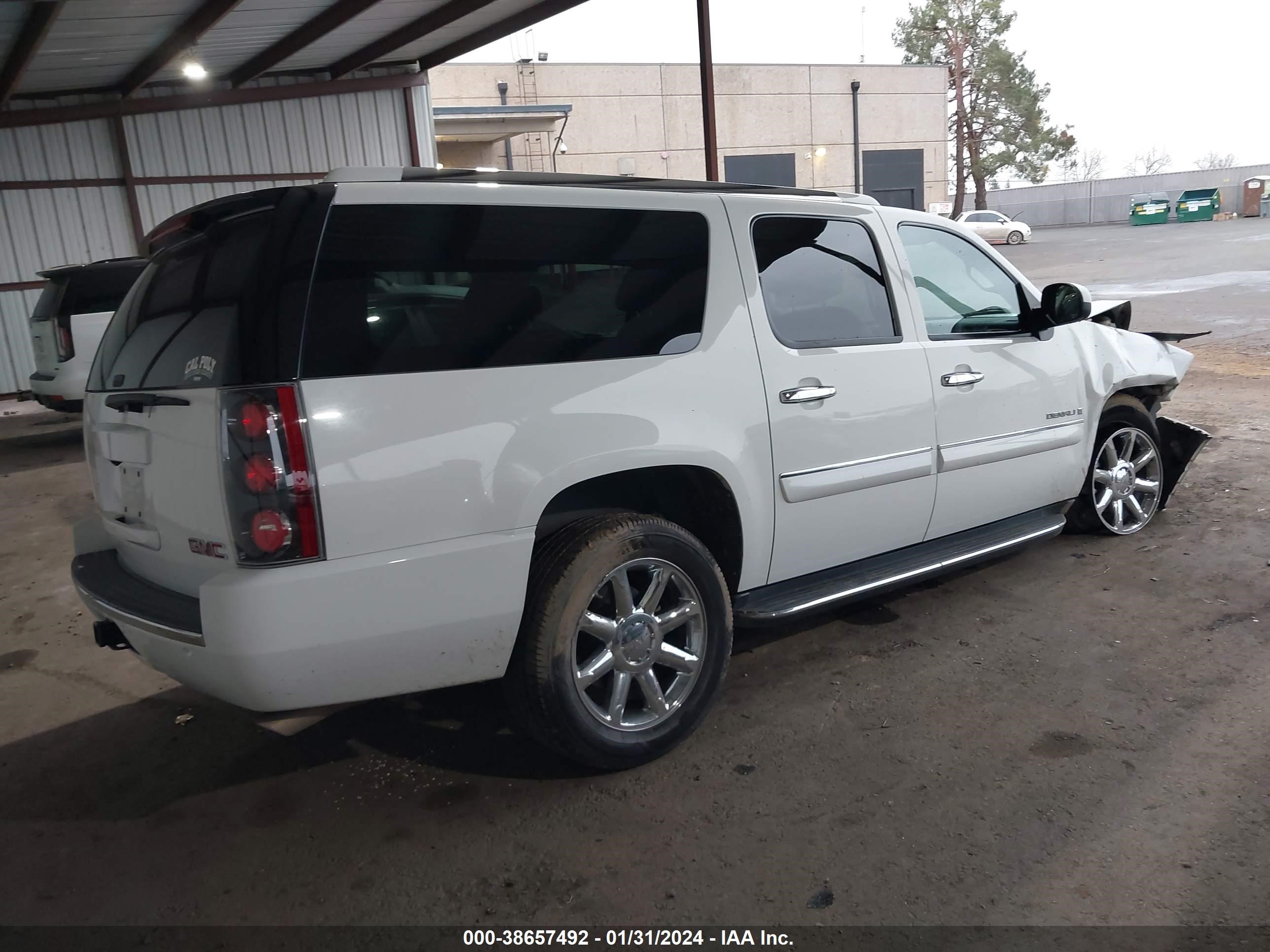 Photo 3 VIN: 1GKFK66837J165442 - GMC YUKON 