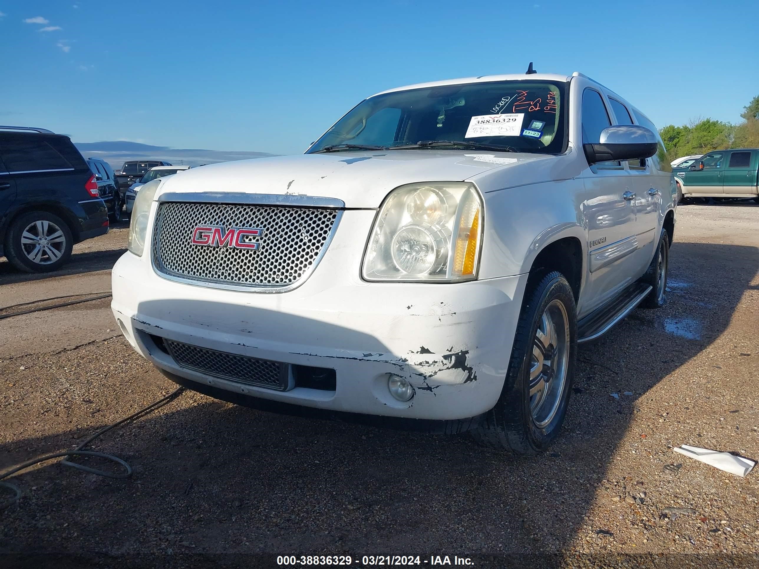 Photo 1 VIN: 1GKFK66837J191474 - GMC NULL 