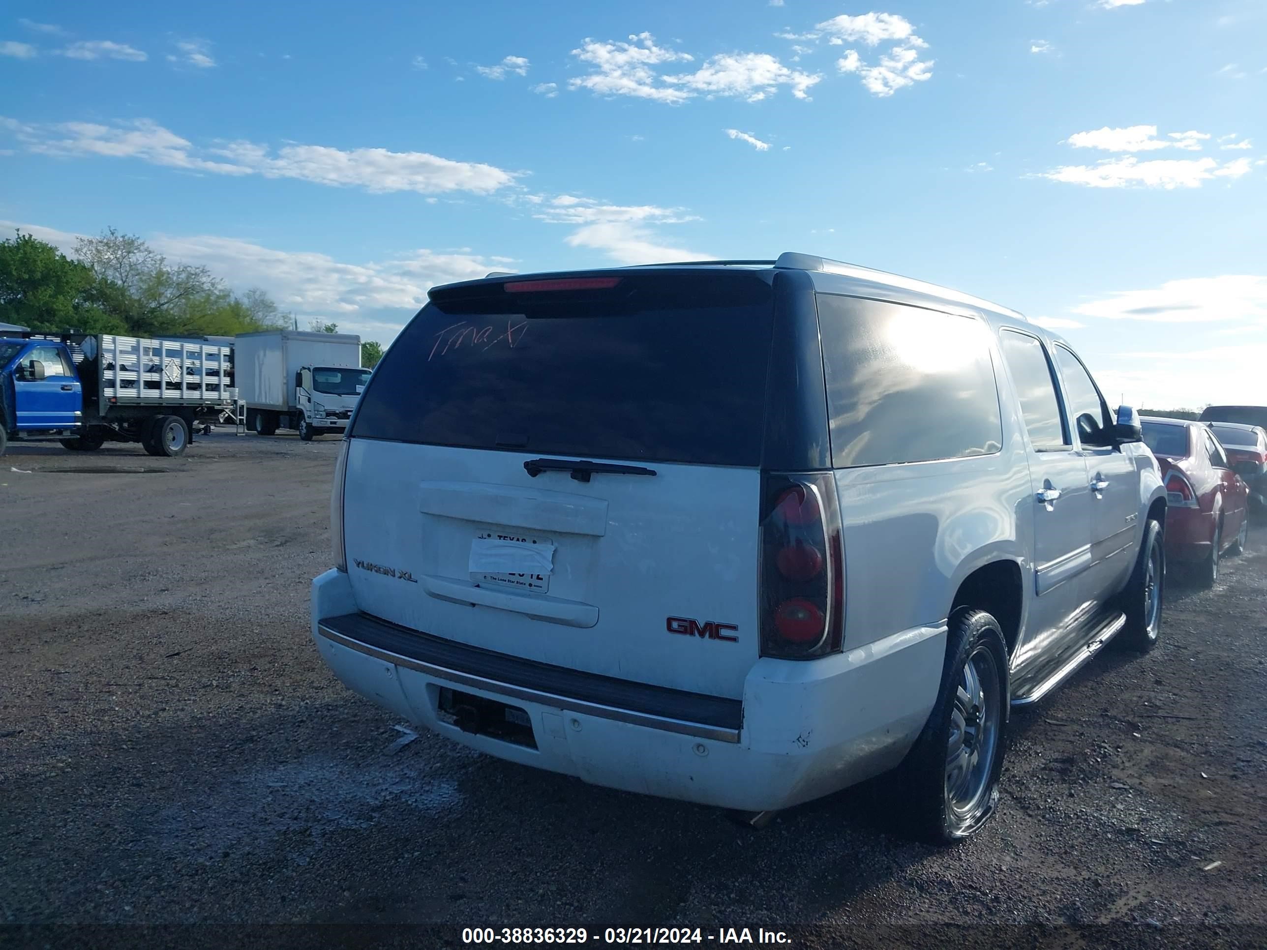 Photo 3 VIN: 1GKFK66837J191474 - GMC NULL 