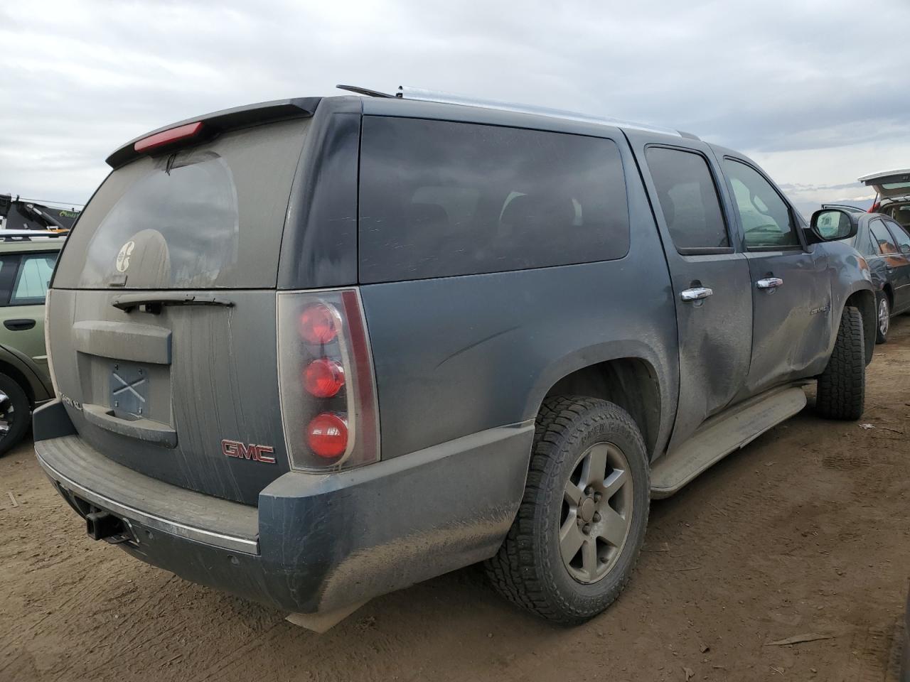 Photo 2 VIN: 1GKFK66837J265444 - GMC YUKON 