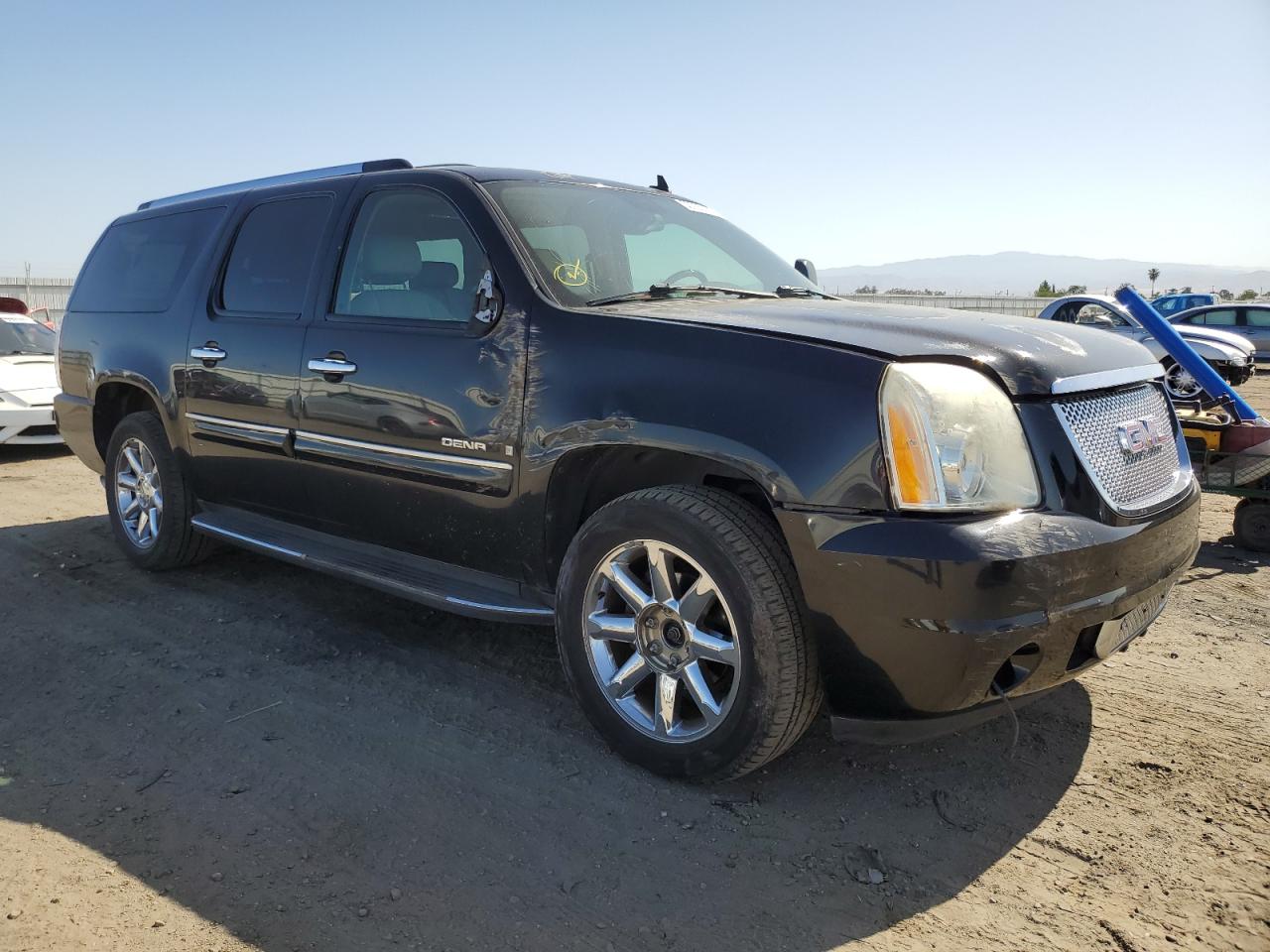 Photo 3 VIN: 1GKFK66838J104416 - GMC YUKON 