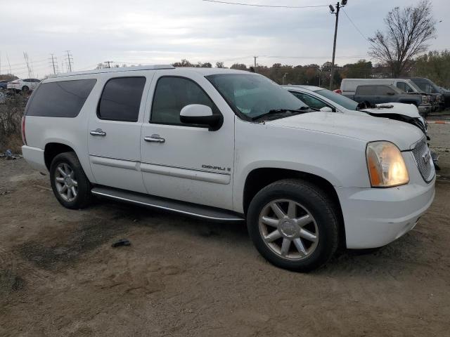 Photo 3 VIN: 1GKFK66838J127128 - GMC YUKON 