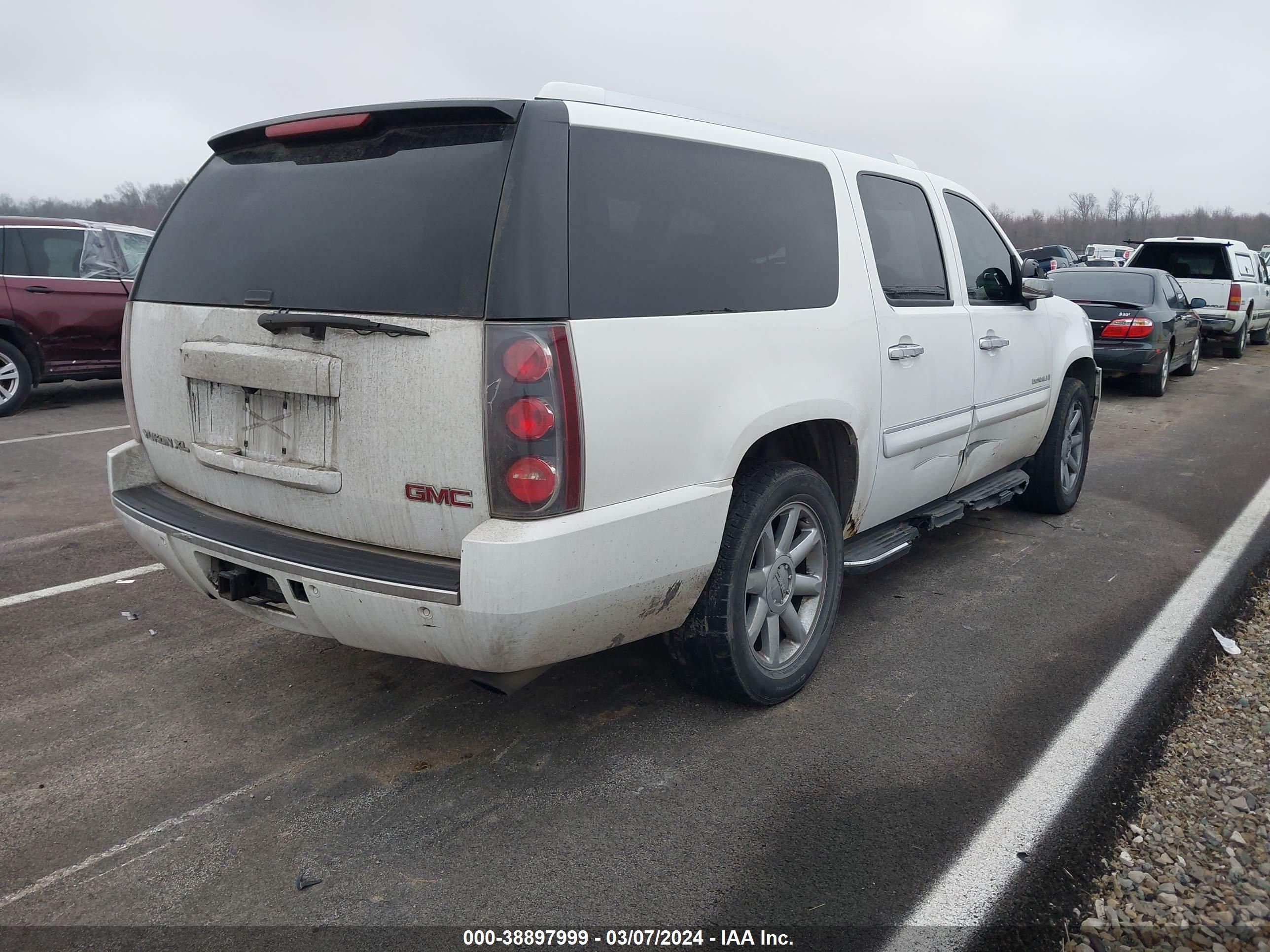 Photo 3 VIN: 1GKFK66847J258583 - GMC NULL 