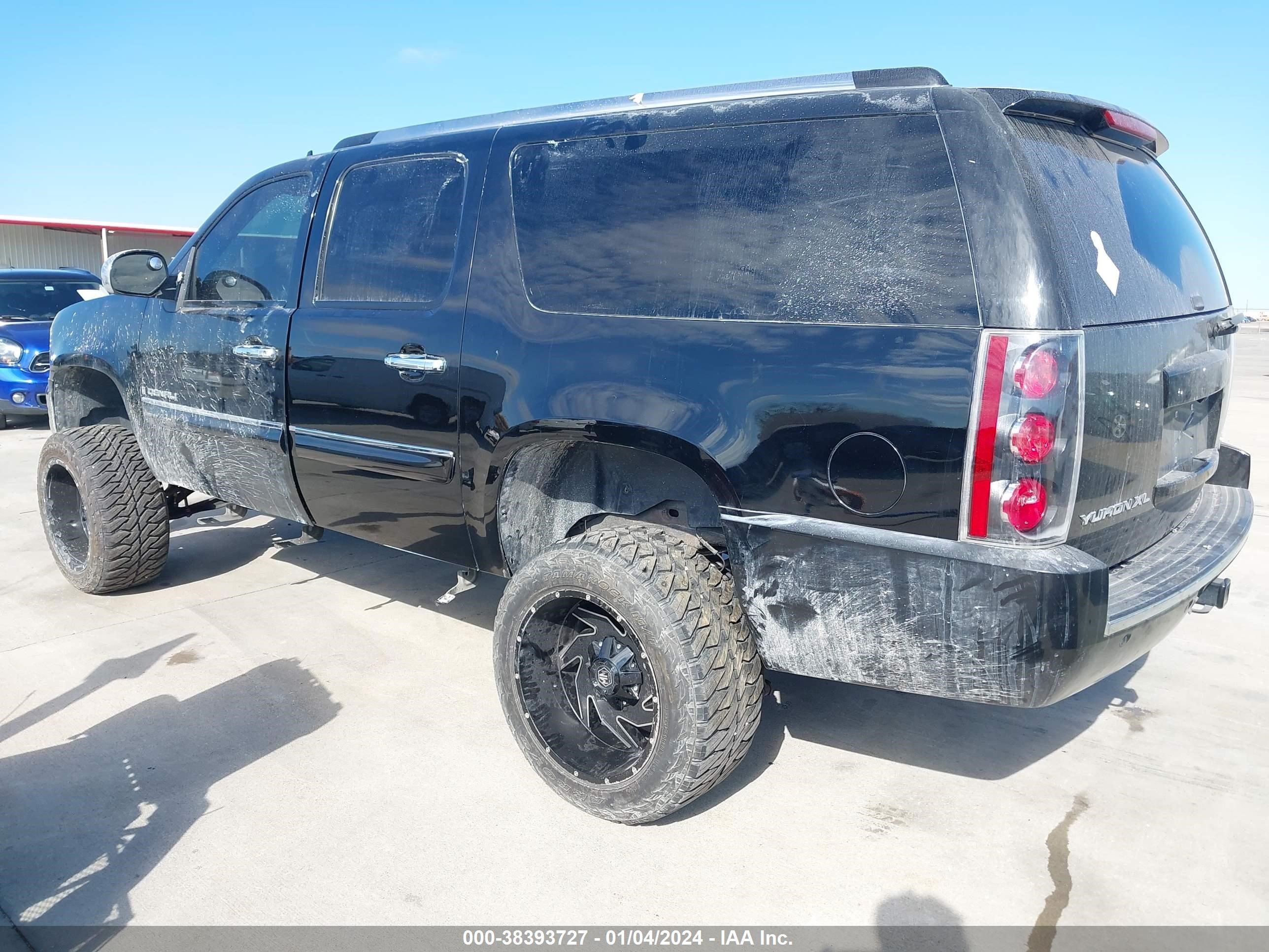 Photo 2 VIN: 1GKFK66858J168750 - GMC YUKON 