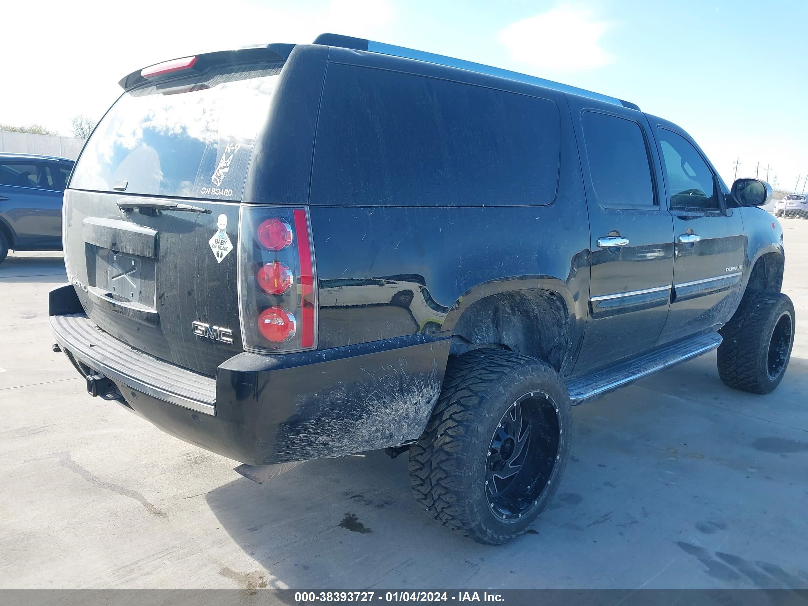 Photo 3 VIN: 1GKFK66858J168750 - GMC YUKON 