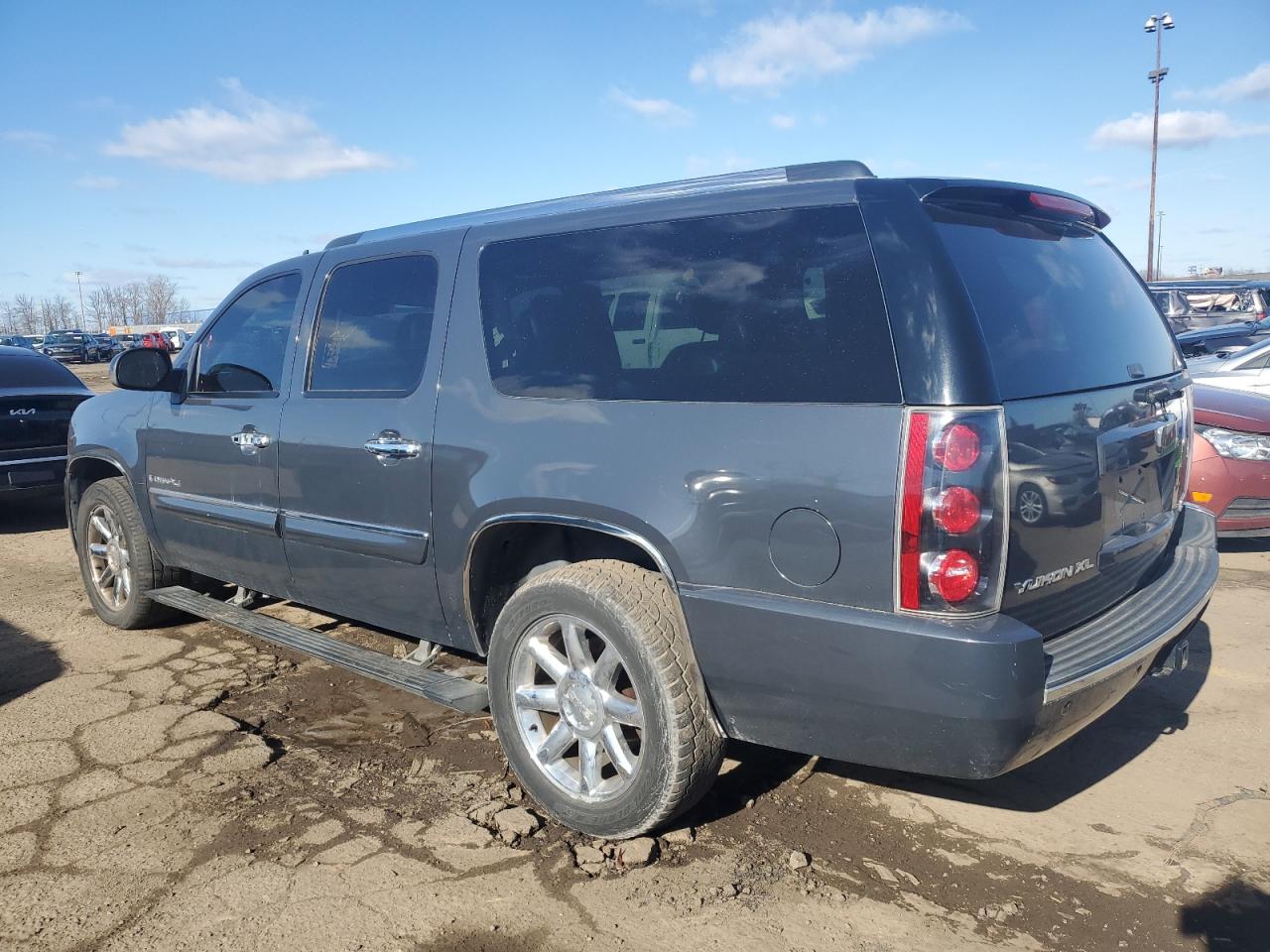 Photo 1 VIN: 1GKFK66858J184723 - GMC YUKON 