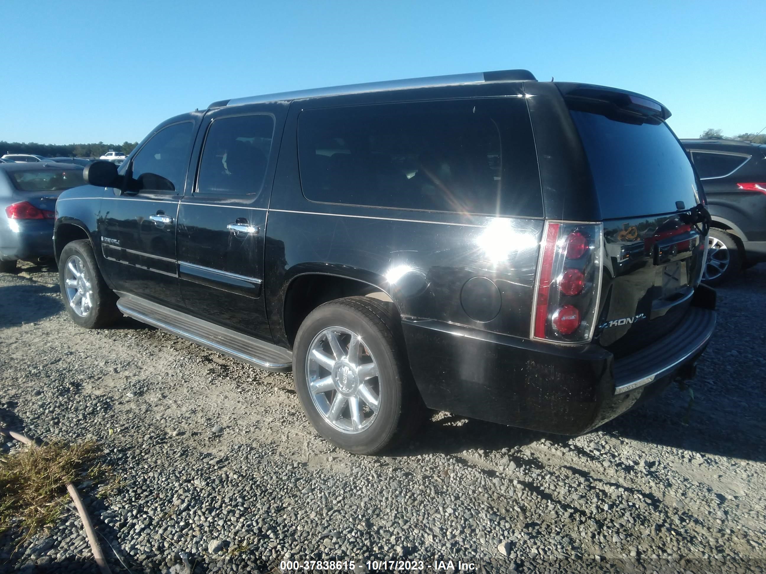 Photo 2 VIN: 1GKFK66877J361769 - GMC YUKON 