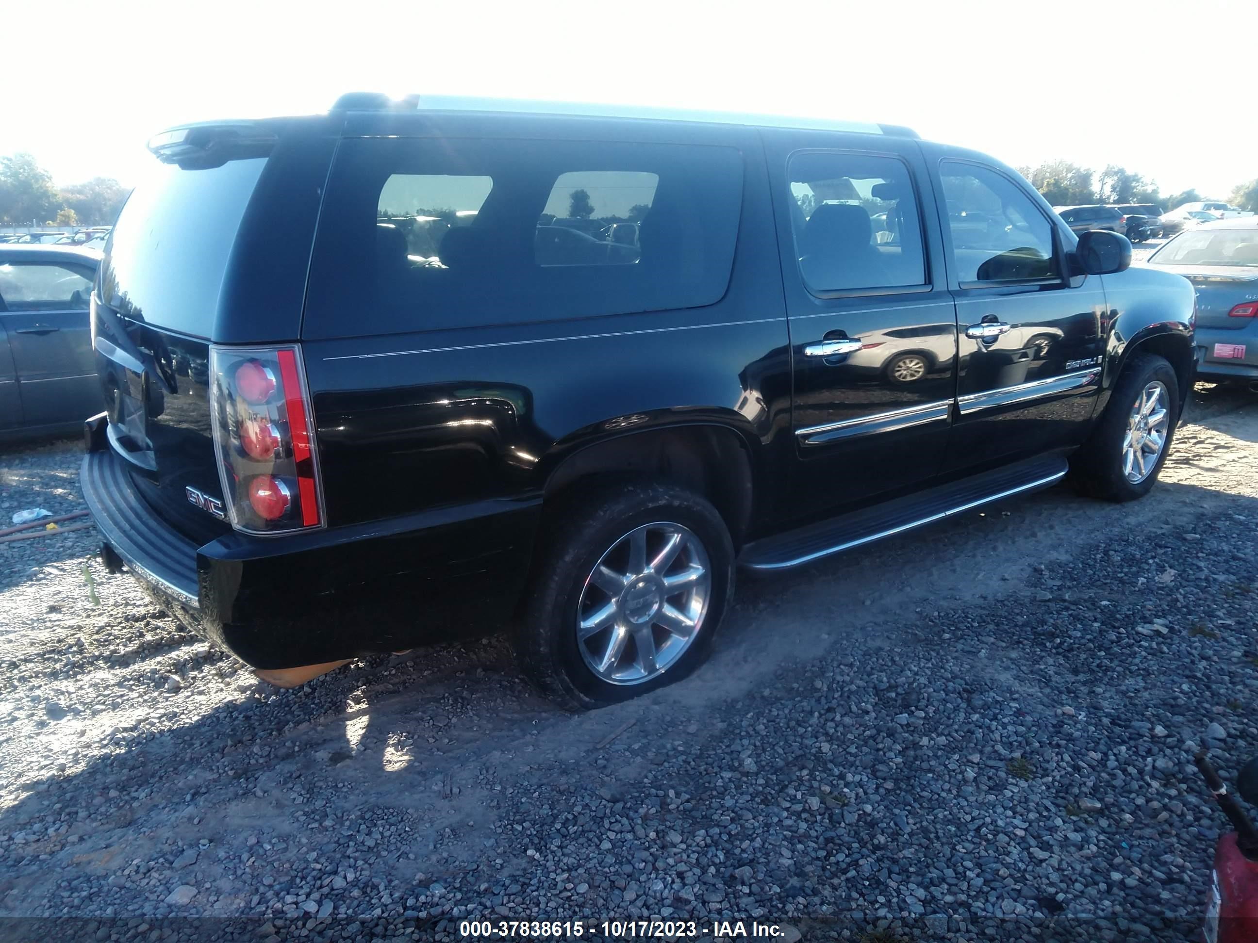 Photo 3 VIN: 1GKFK66877J361769 - GMC YUKON 