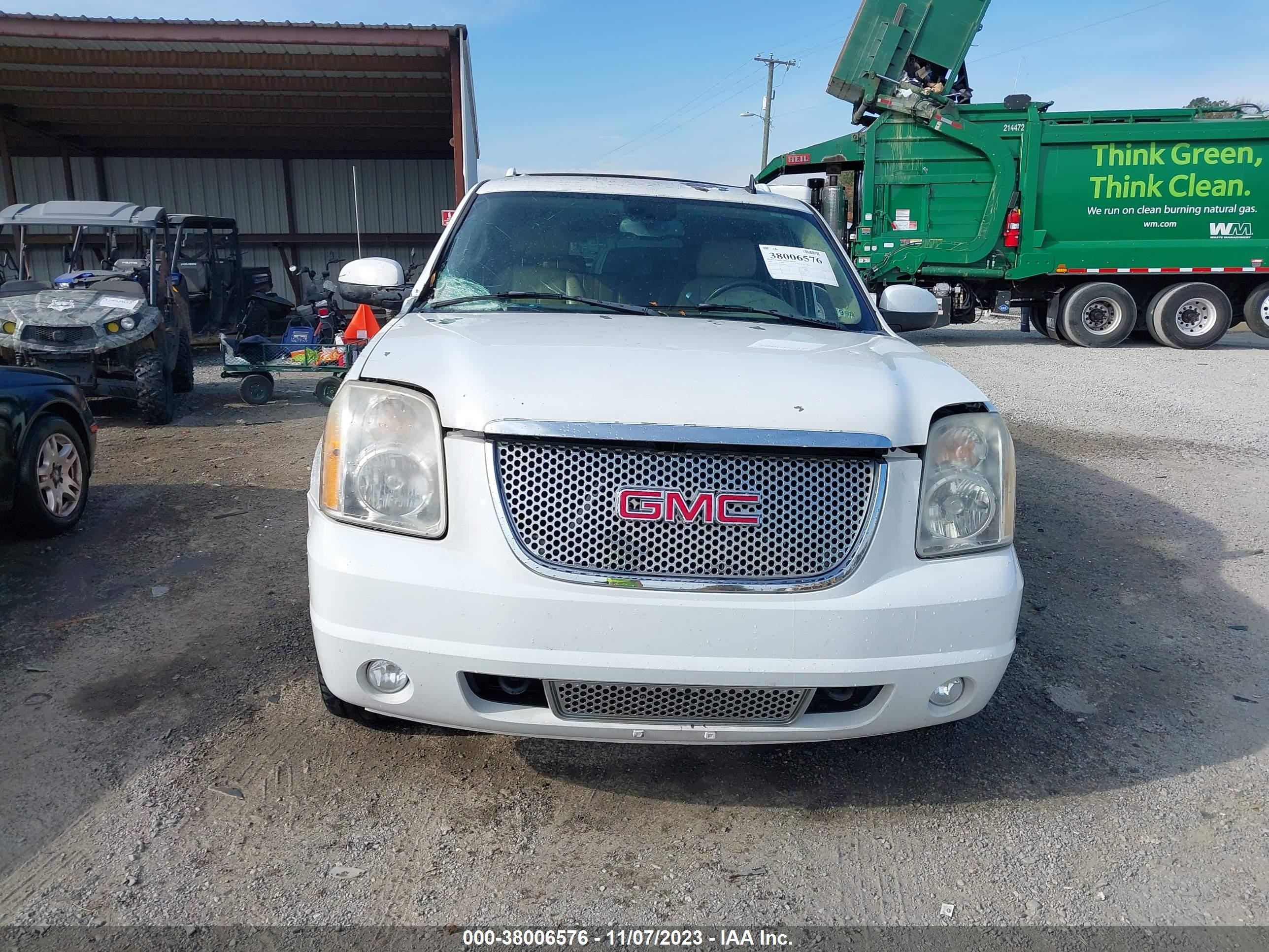 Photo 11 VIN: 1GKFK66887J184973 - GMC NULL 