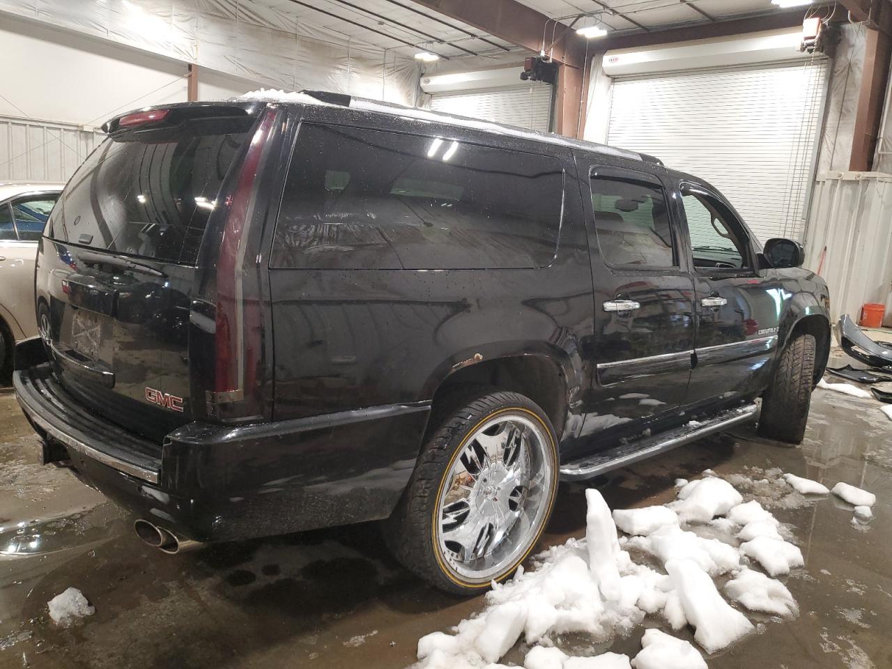 Photo 2 VIN: 1GKFK66887J355298 - GMC YUKON 