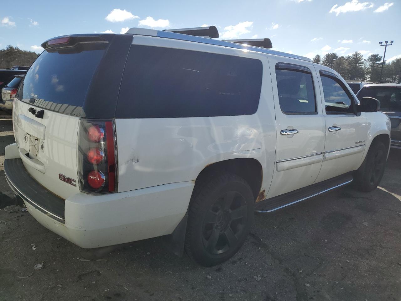 Photo 2 VIN: 1GKFK66888J100507 - GMC YUKON 