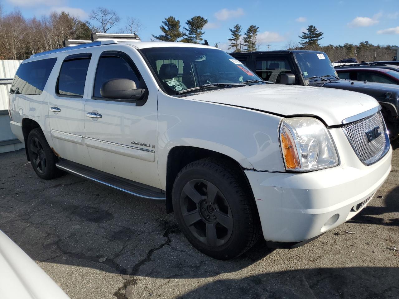 Photo 3 VIN: 1GKFK66888J100507 - GMC YUKON 