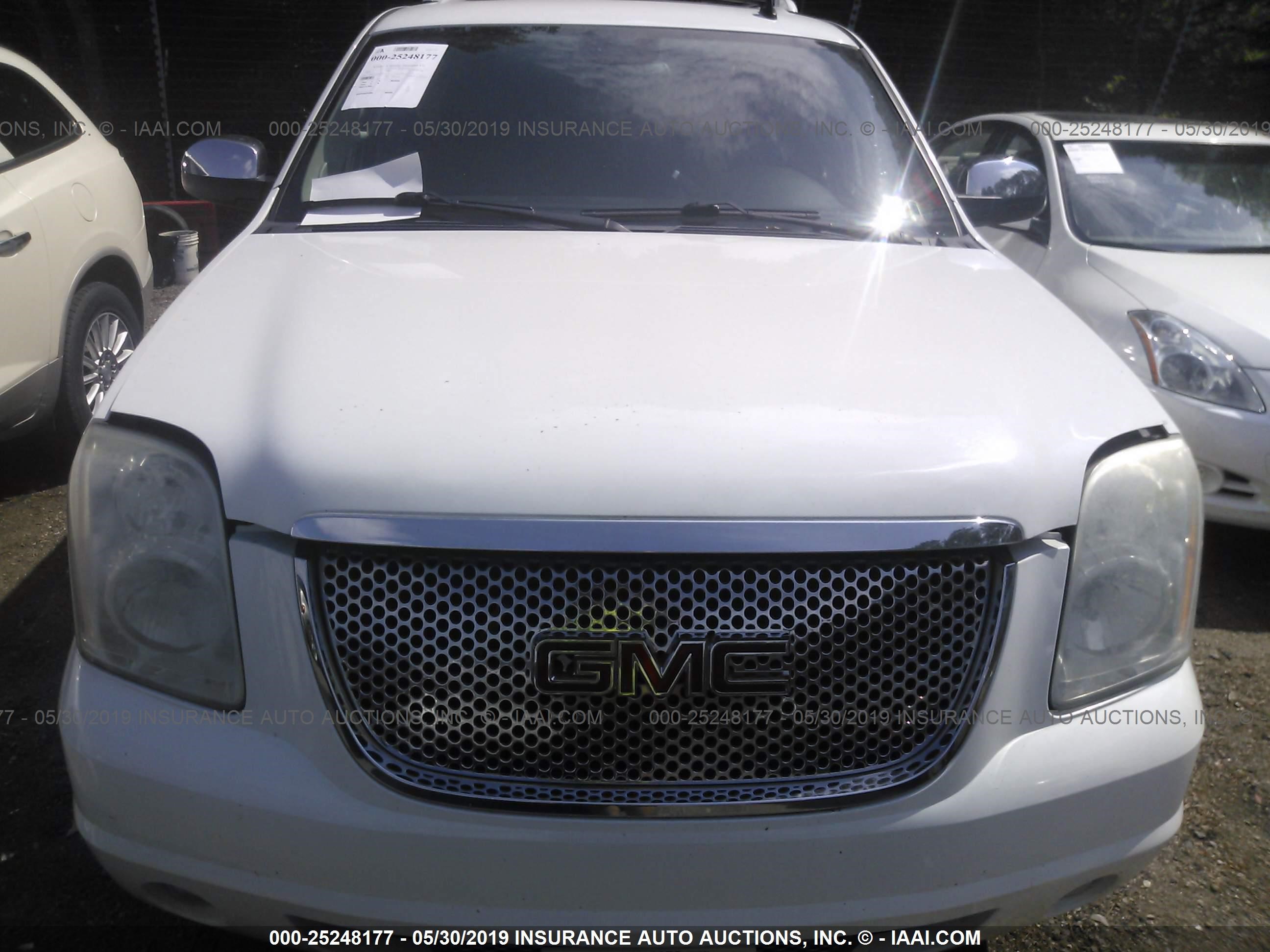 Photo 5 VIN: 1GKFK66888J250214 - GMC YUKON 