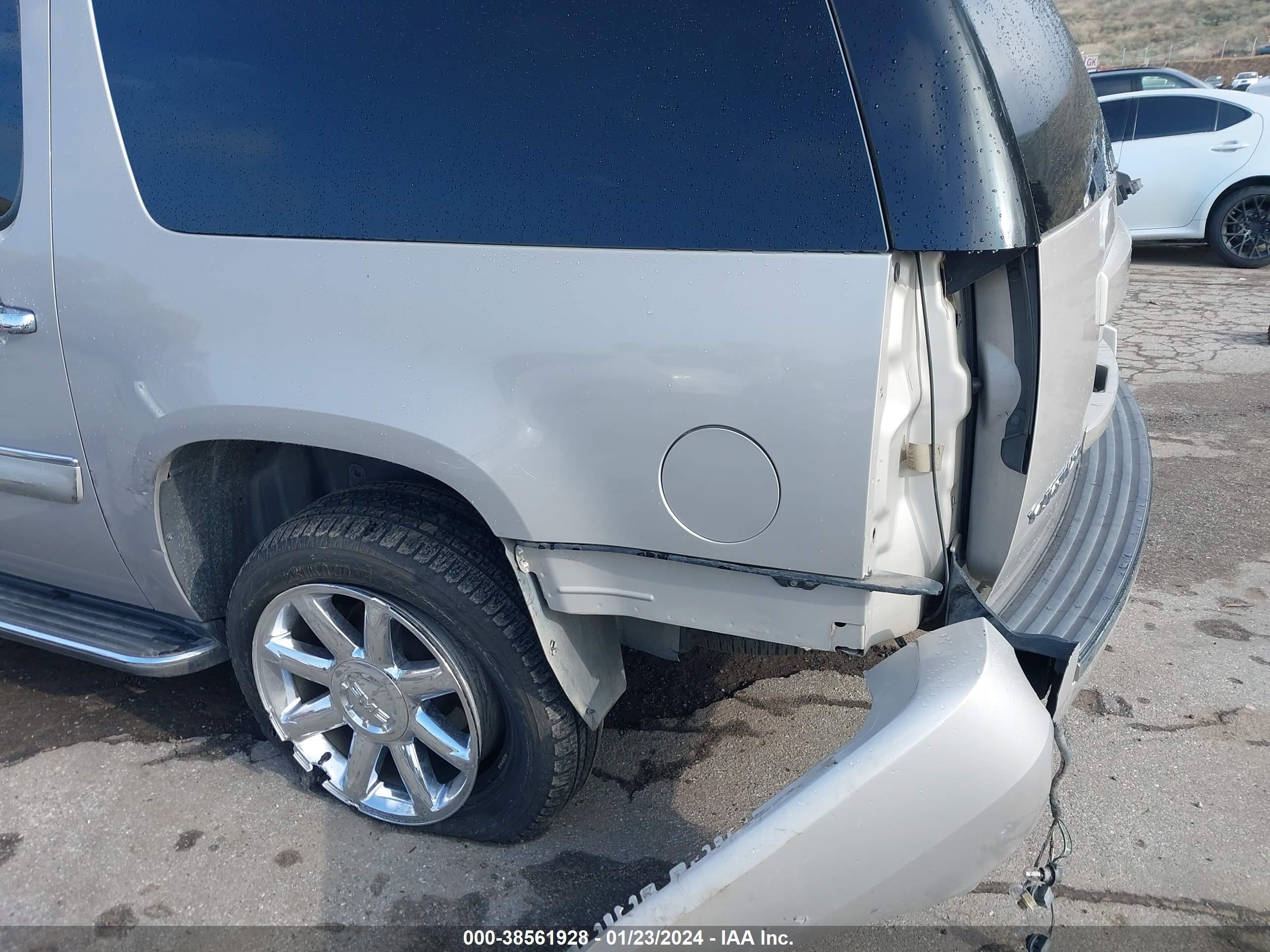 Photo 5 VIN: 1GKFK66897J205832 - GMC YUKON 