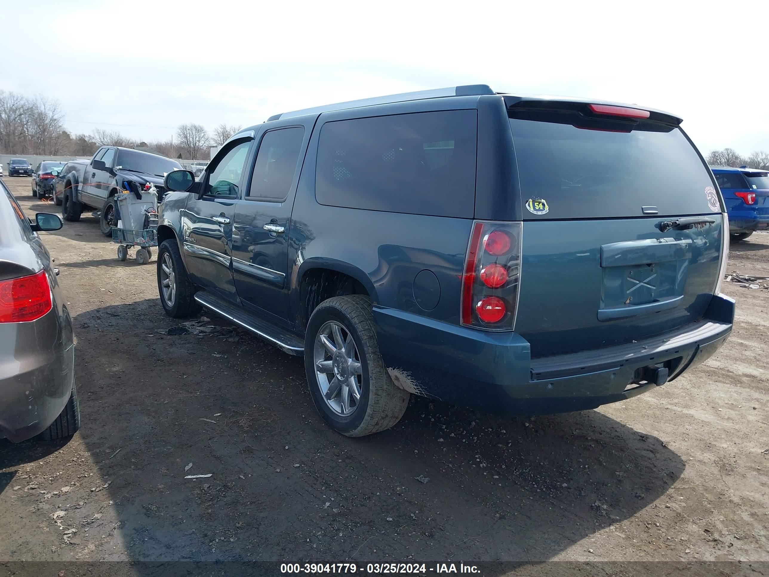 Photo 2 VIN: 1GKFK66897J359084 - GMC NULL 