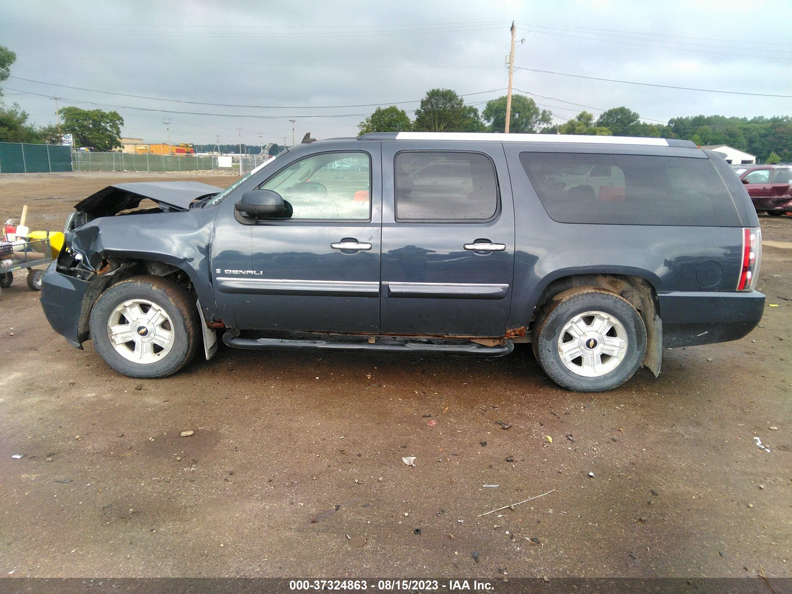 Photo 13 VIN: 1GKFK668X8J160272 - GMC YUKON 