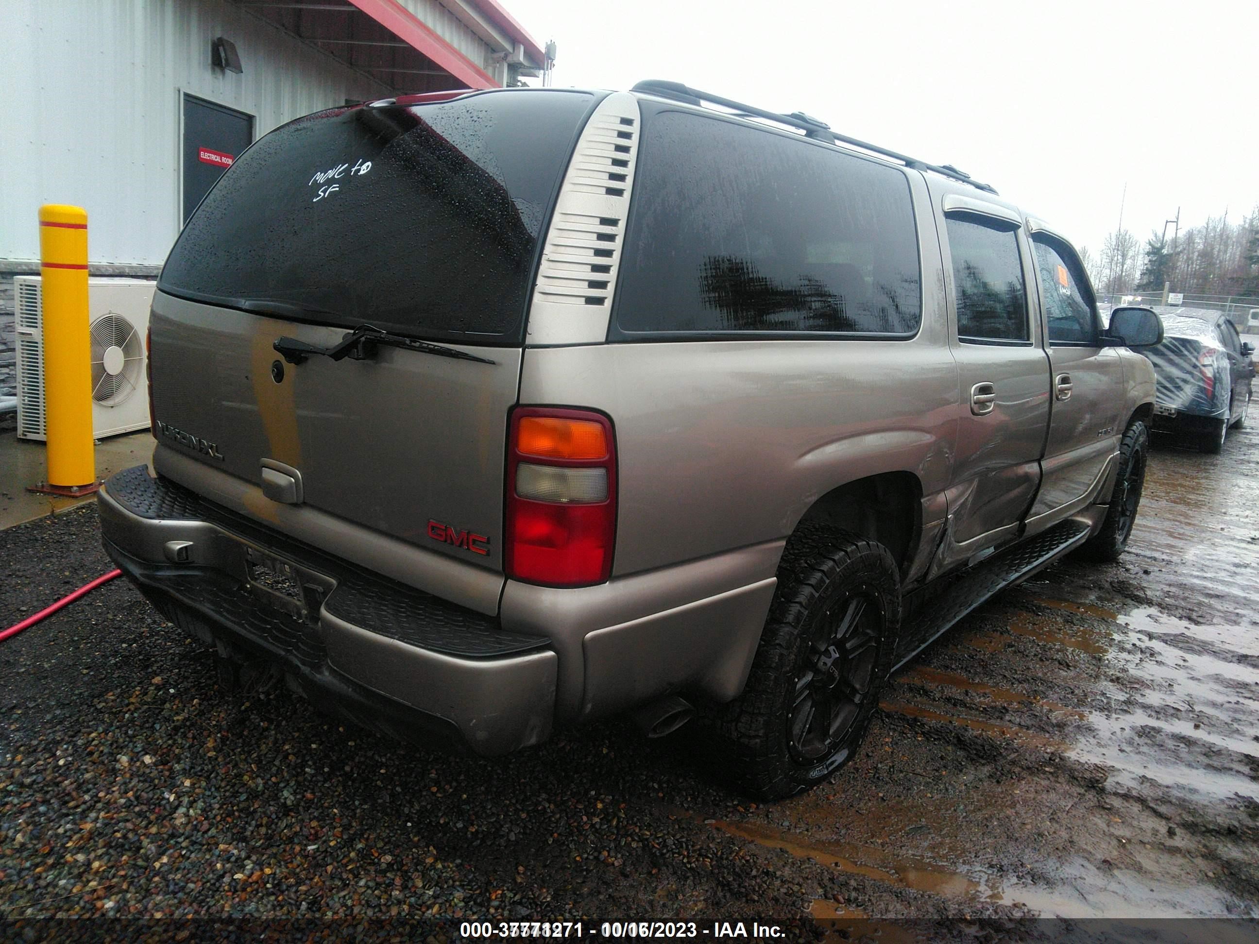 Photo 3 VIN: 1GKFK66U01J209188 - GMC YUKON 