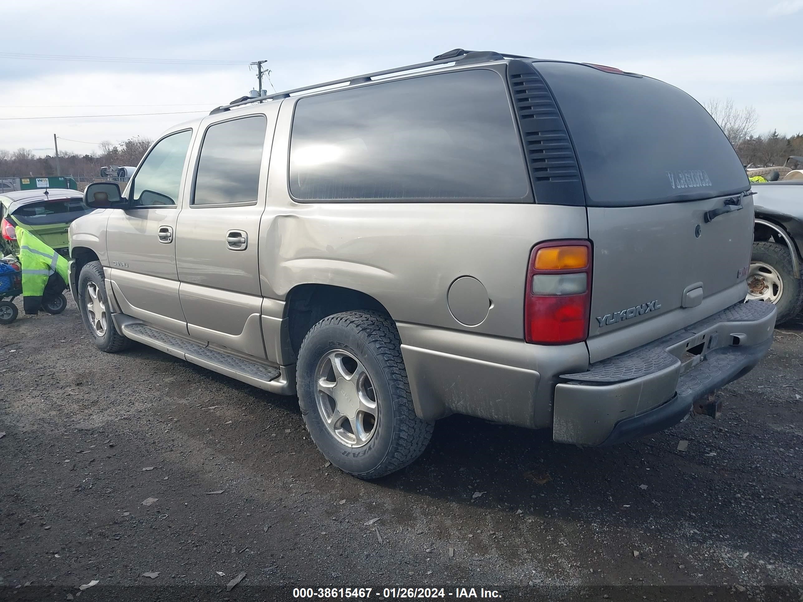 Photo 2 VIN: 1GKFK66U02J215266 - GMC YUKON 