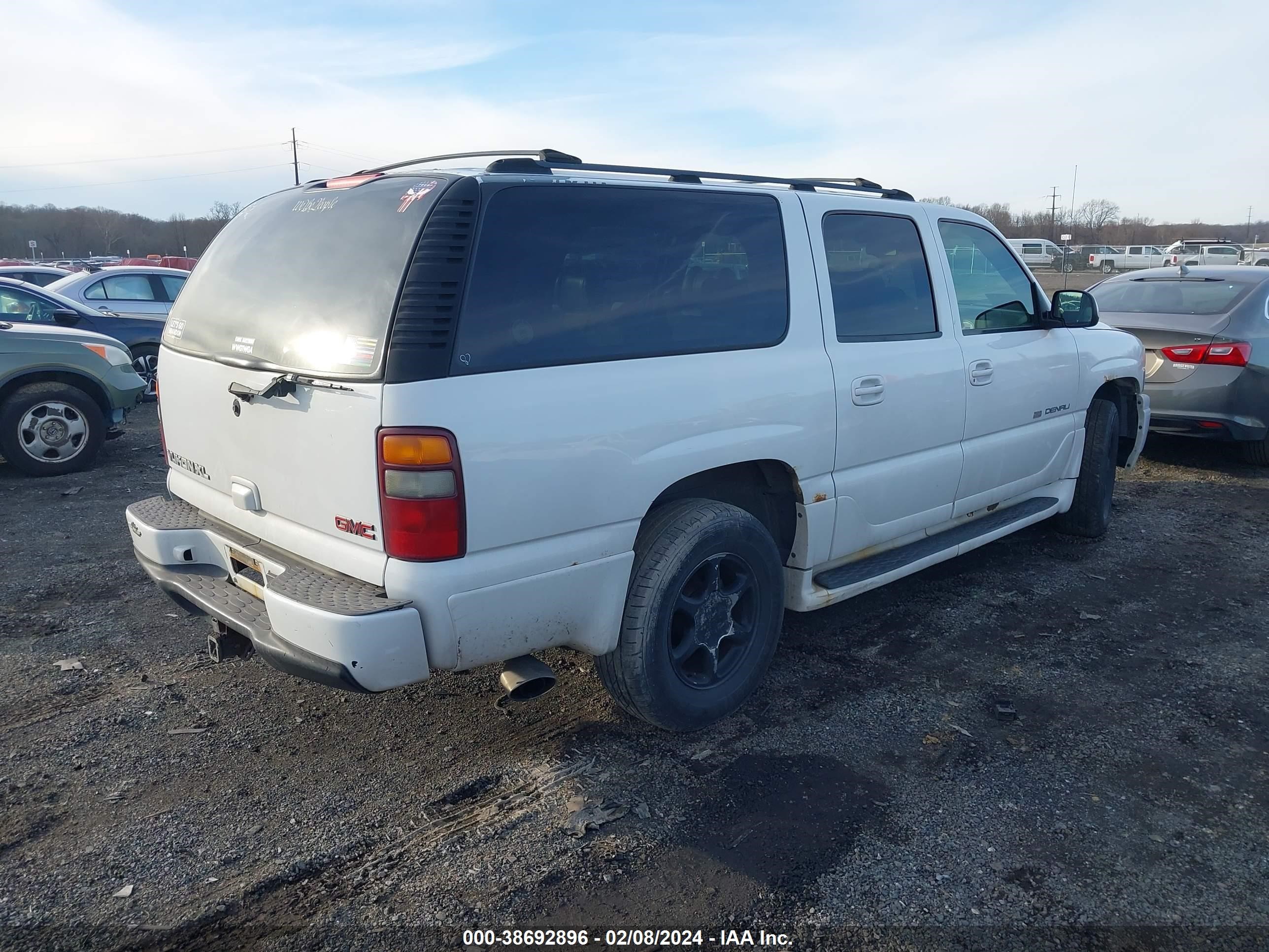 Photo 3 VIN: 1GKFK66U12J286251 - GMC YUKON 