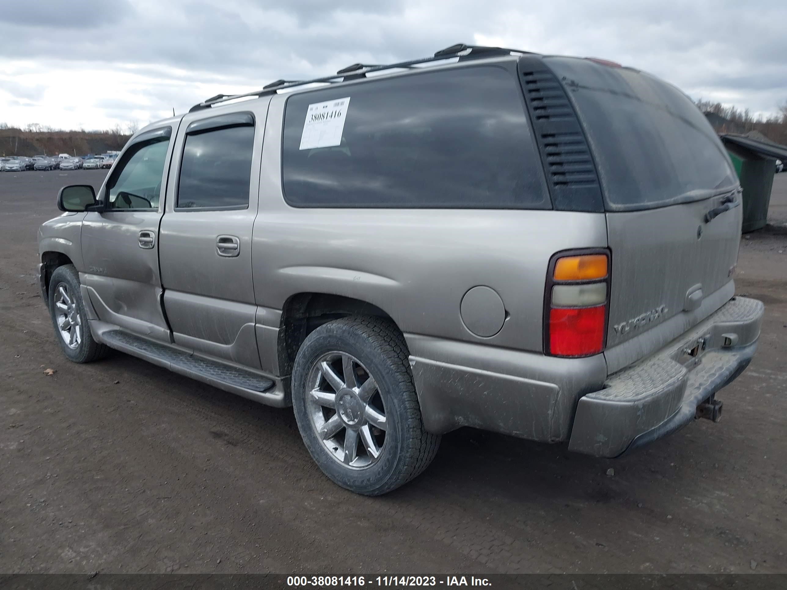 Photo 2 VIN: 1GKFK66U12J323010 - GMC YUKON 