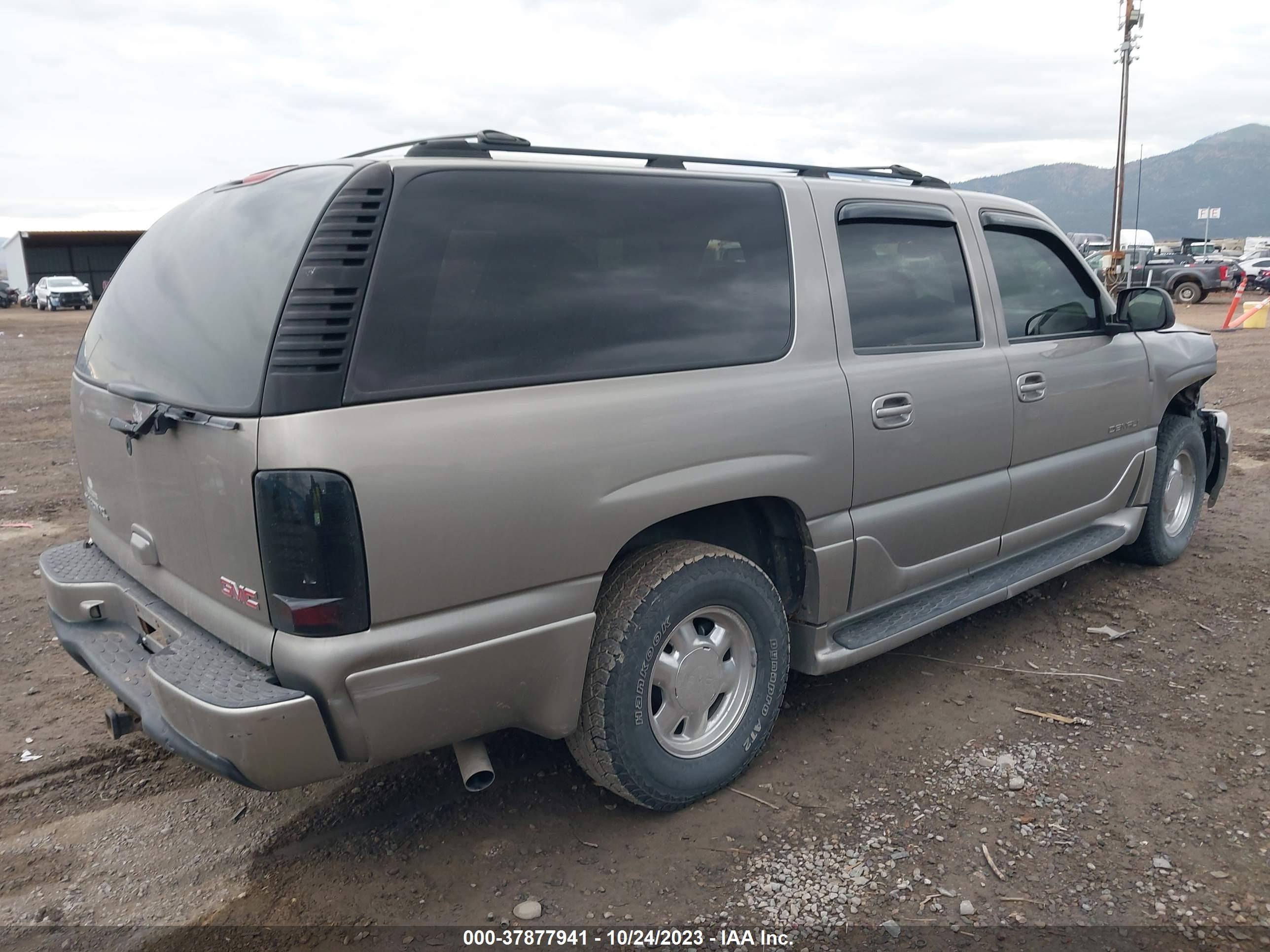 Photo 3 VIN: 1GKFK66U13J268916 - GMC YUKON 