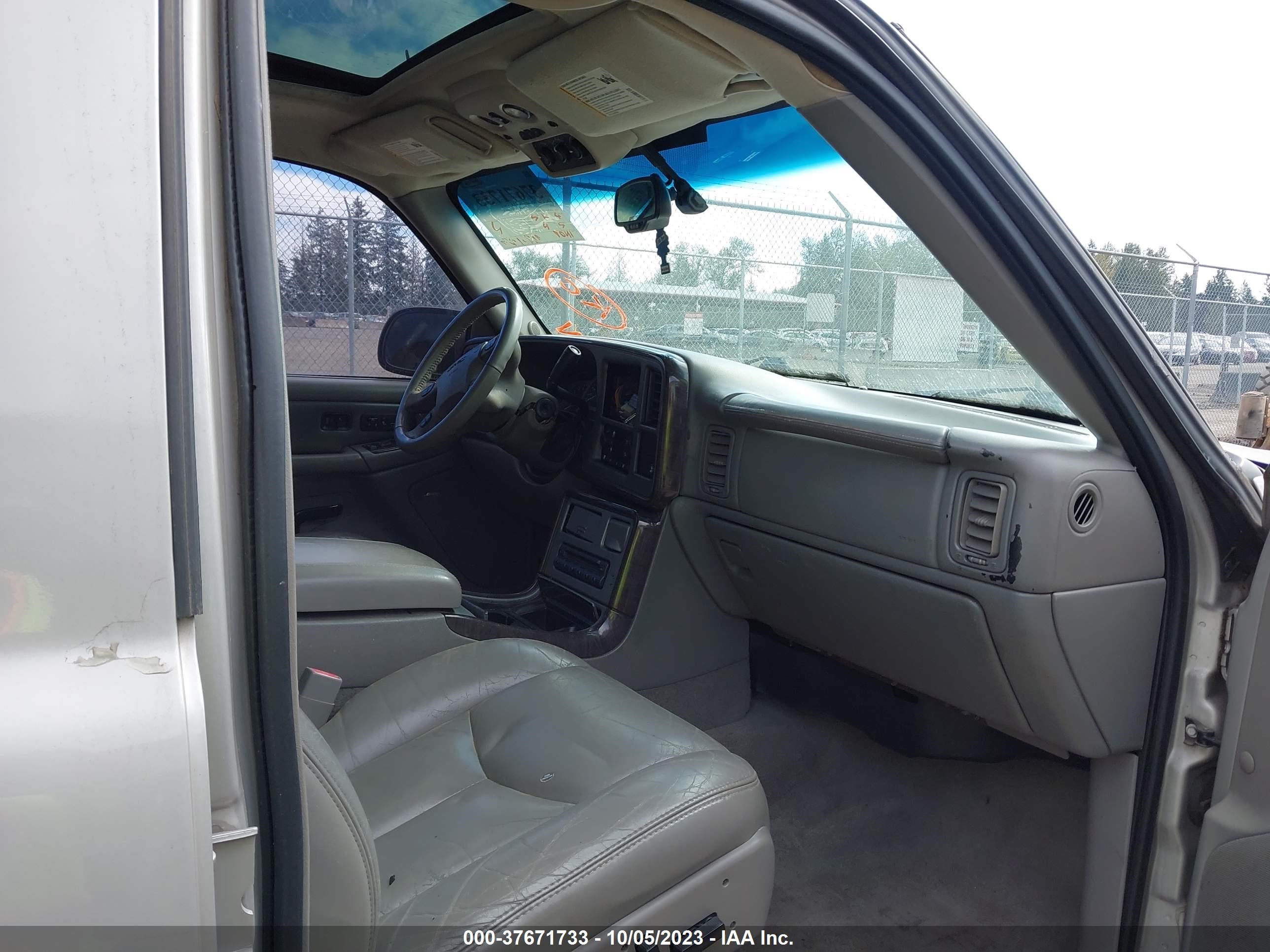 Photo 4 VIN: 1GKFK66U14J270828 - GMC YUKON 