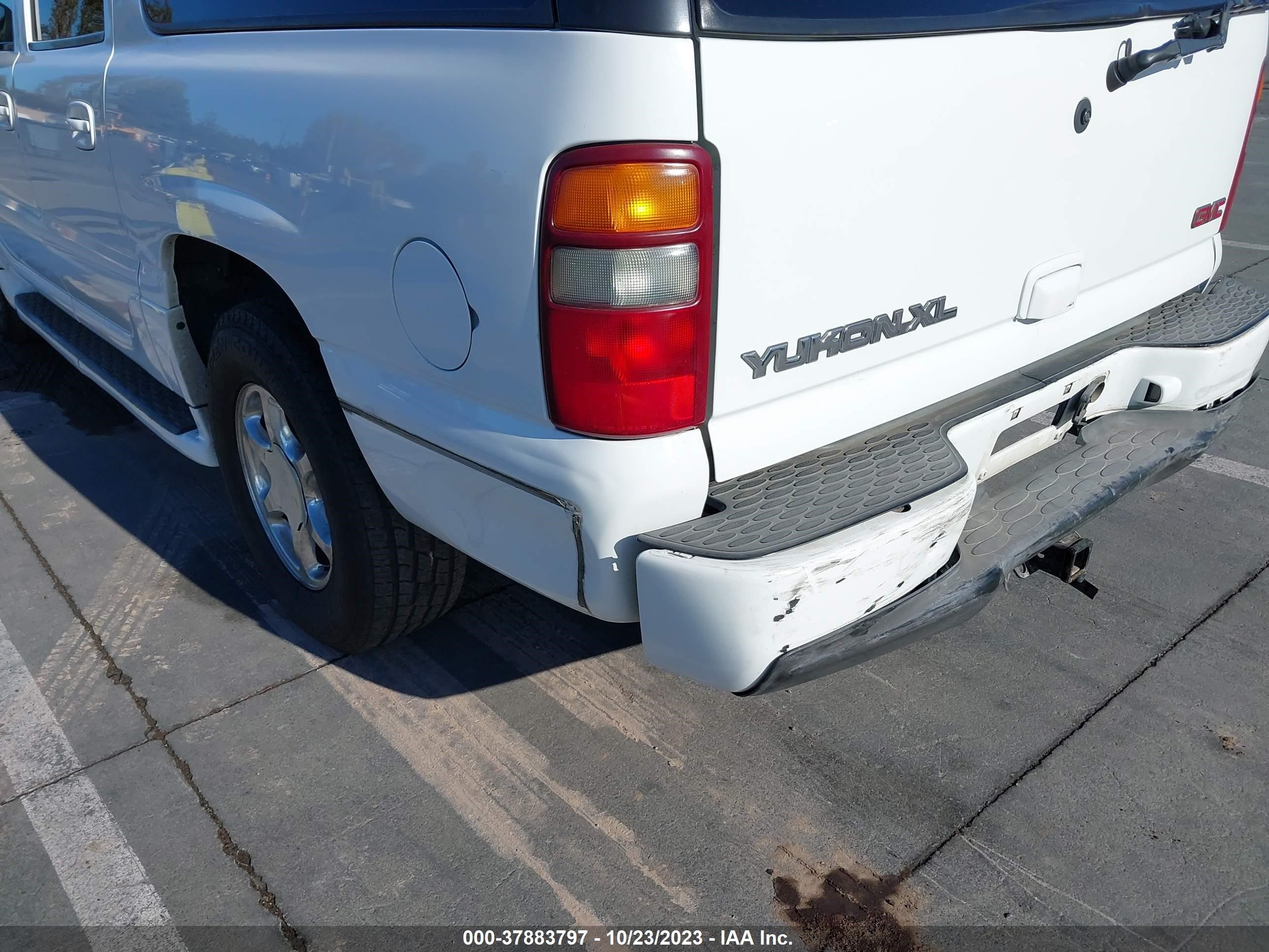 Photo 5 VIN: 1GKFK66U22J251041 - GMC YUKON 