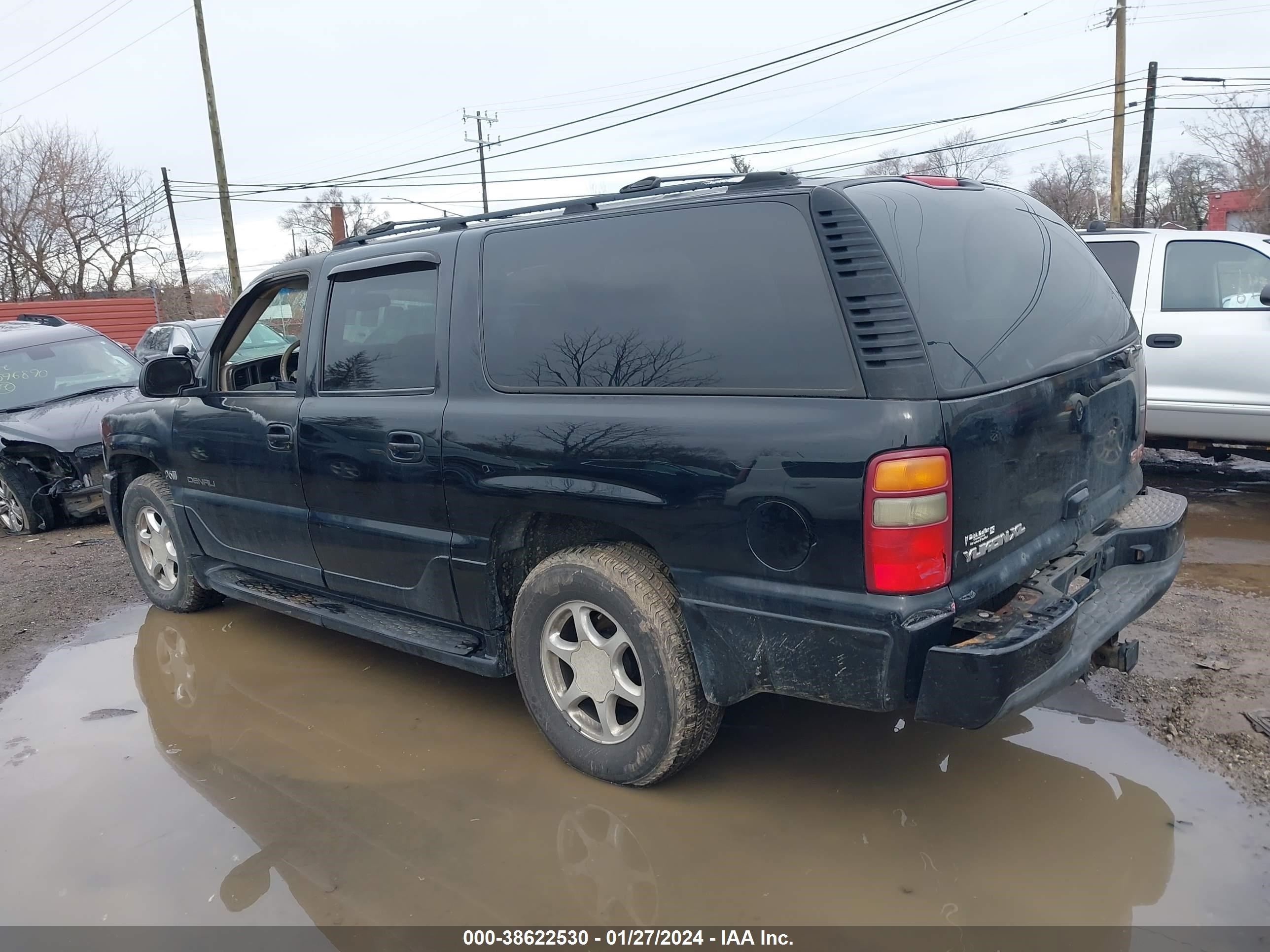 Photo 2 VIN: 1GKFK66U33J289301 - GMC YUKON 