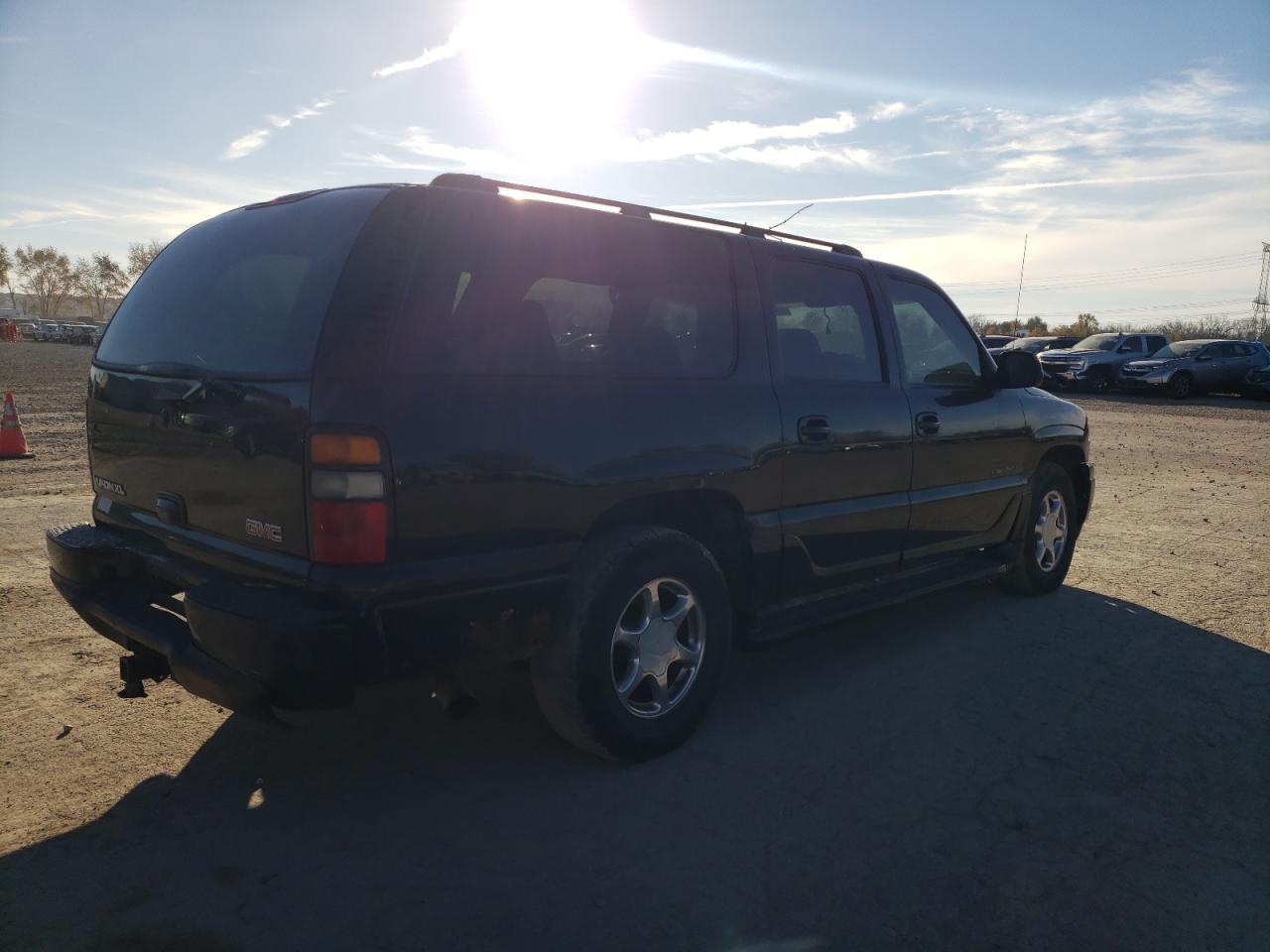 Photo 2 VIN: 1GKFK66U45J249134 - GMC YUKON 