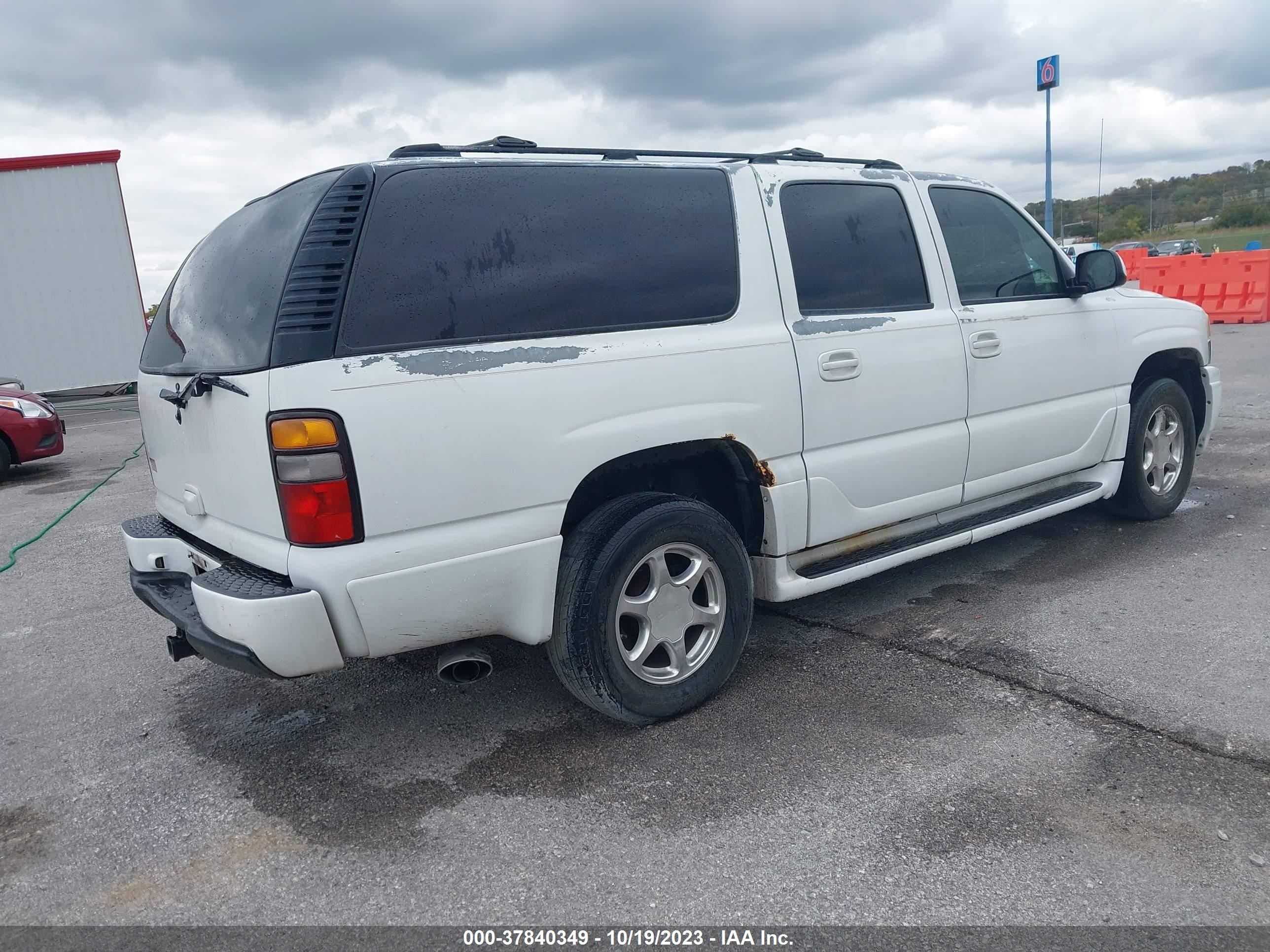 Photo 3 VIN: 1GKFK66U54J248640 - GMC YUKON 