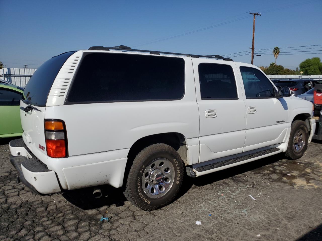 Photo 2 VIN: 1GKFK66U55J108797 - GMC YUKON 