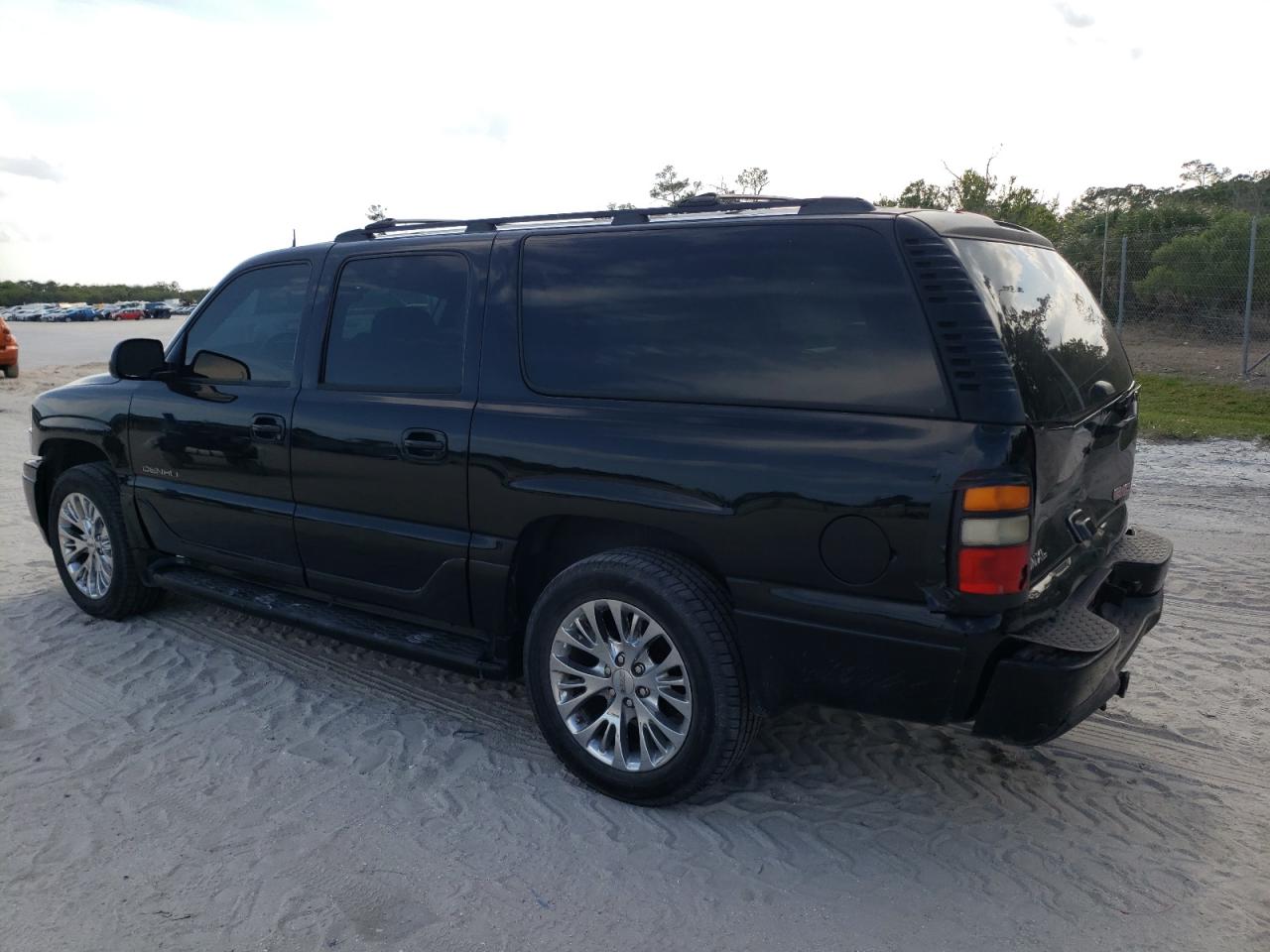 Photo 1 VIN: 1GKFK66U55J243844 - GMC YUKON 